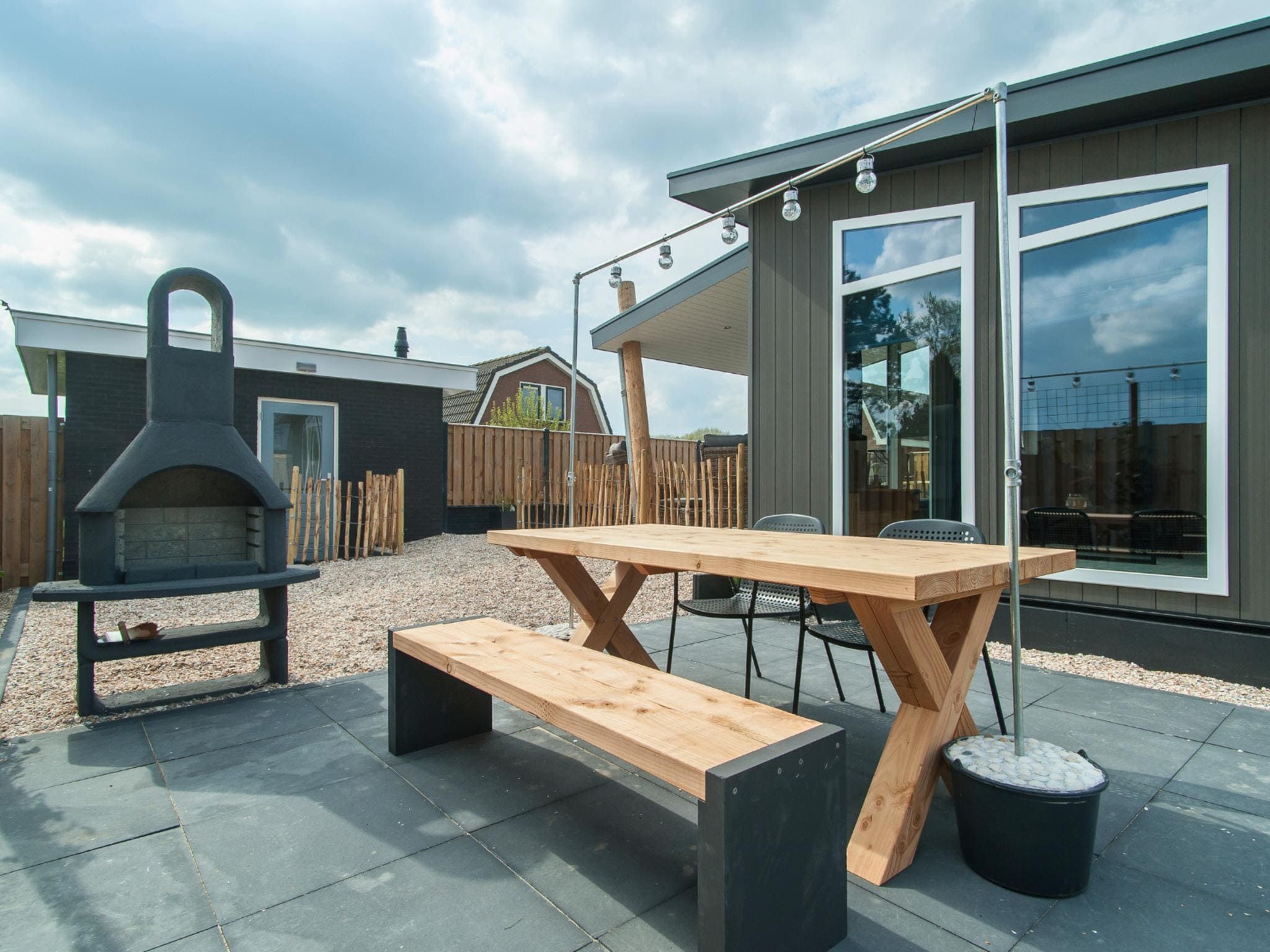 Het terras van Chalet 4-persoons Huisdiervrij in Noordwijk