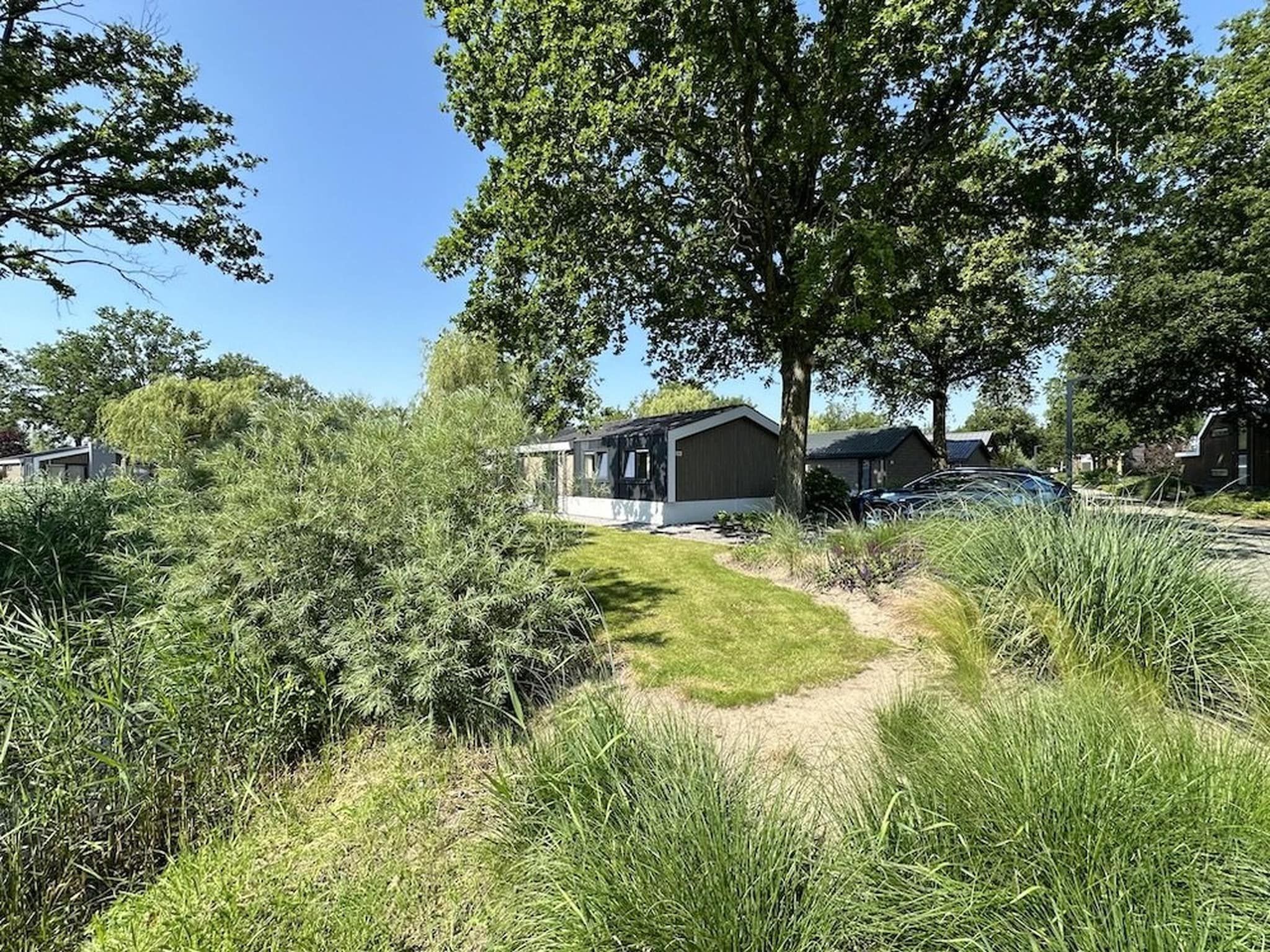 De buitenkant van Hackfort kavel 143 in Biddinghuizen