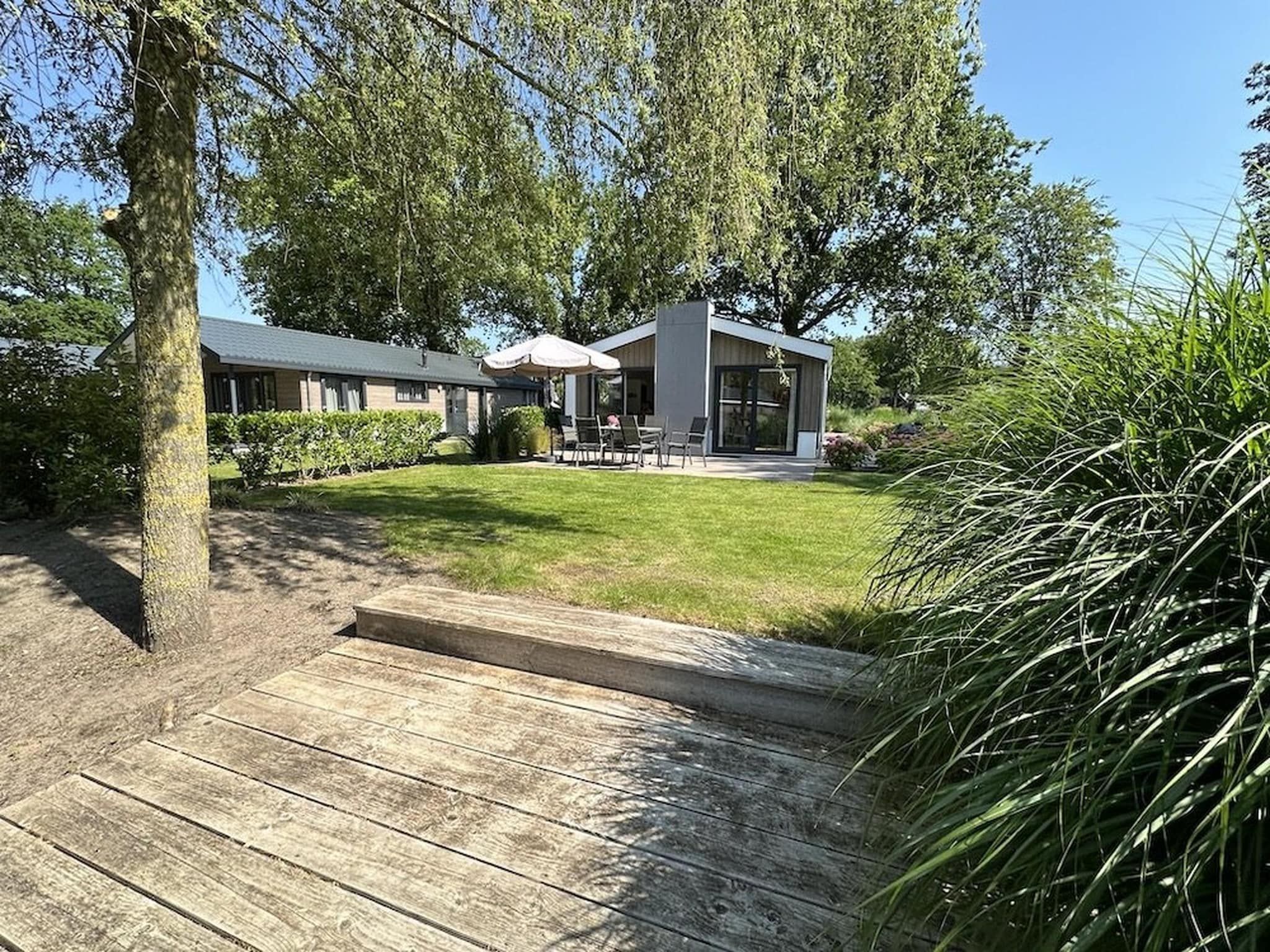 De buitenkant van Hackfort kavel 143 in Biddinghuizen