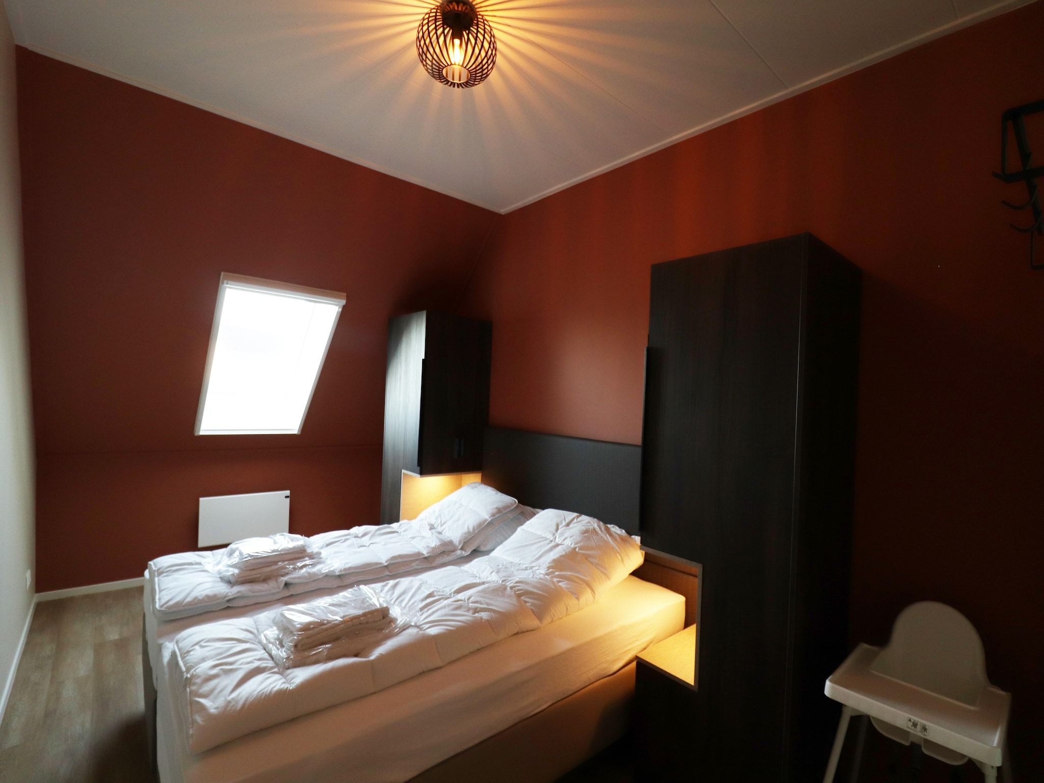 Een slaapkamer van Moderne villa op het Friese platteland in leons