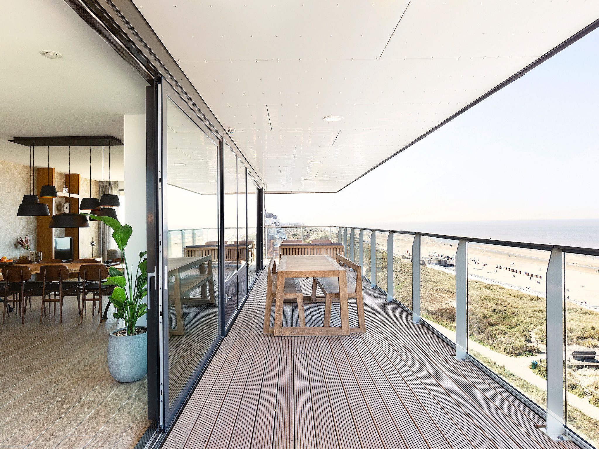 Het terras van Droomsuites Egmond aan Zee - 8 person apartment in Egmond aan Zee