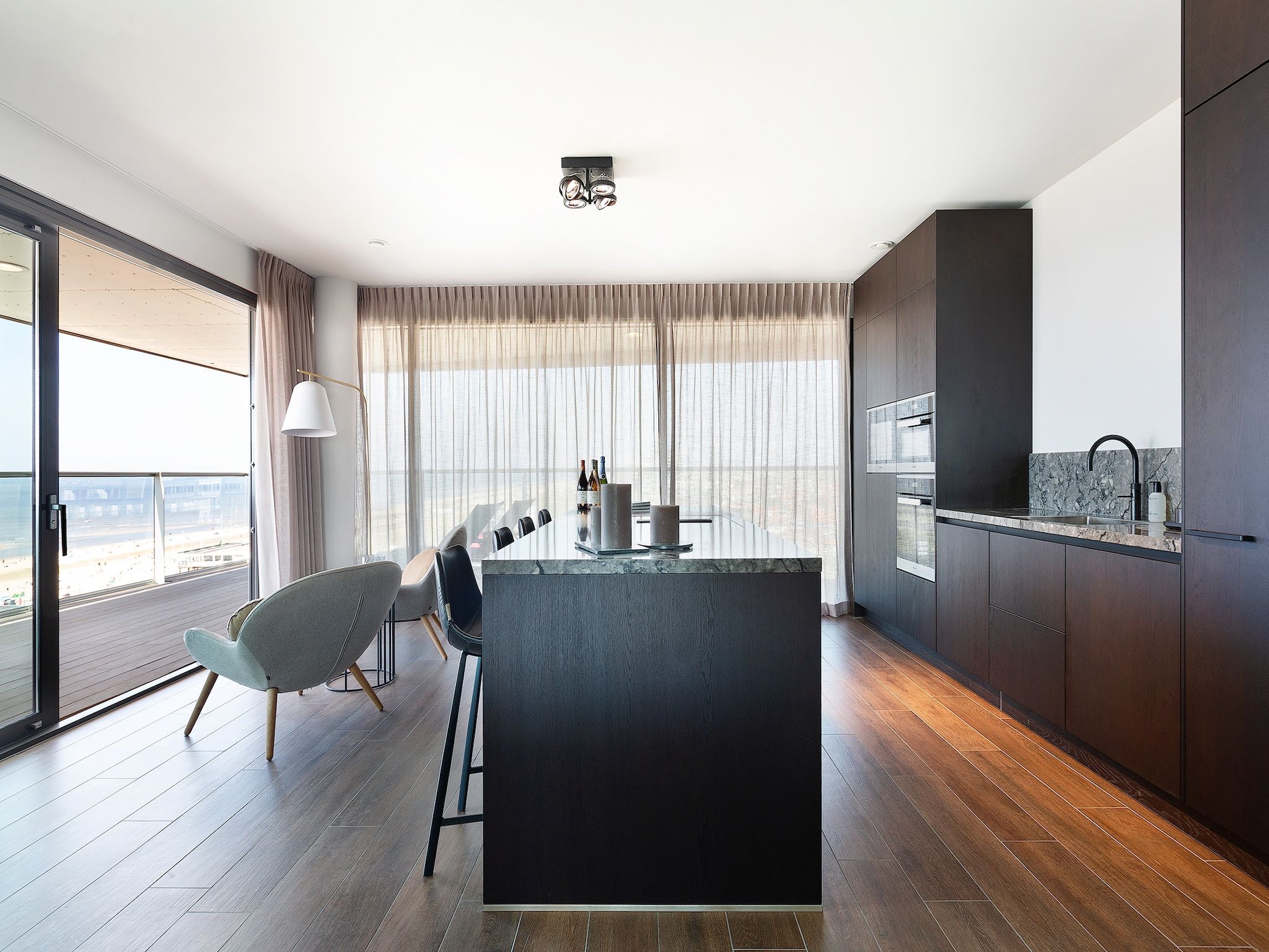De keuken van Droomsuites Egmond aan Zee - 8 person apartment in Egmond aan Zee