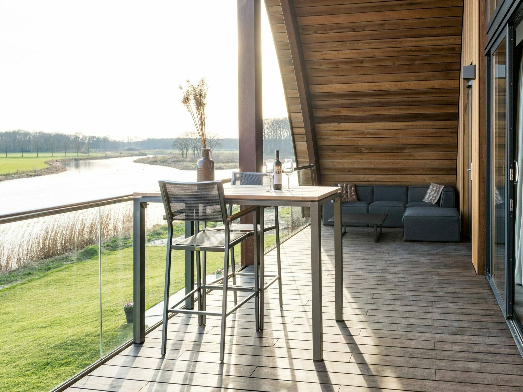 Het terras van Wellness at the Vecht - First floor in Dalfsen