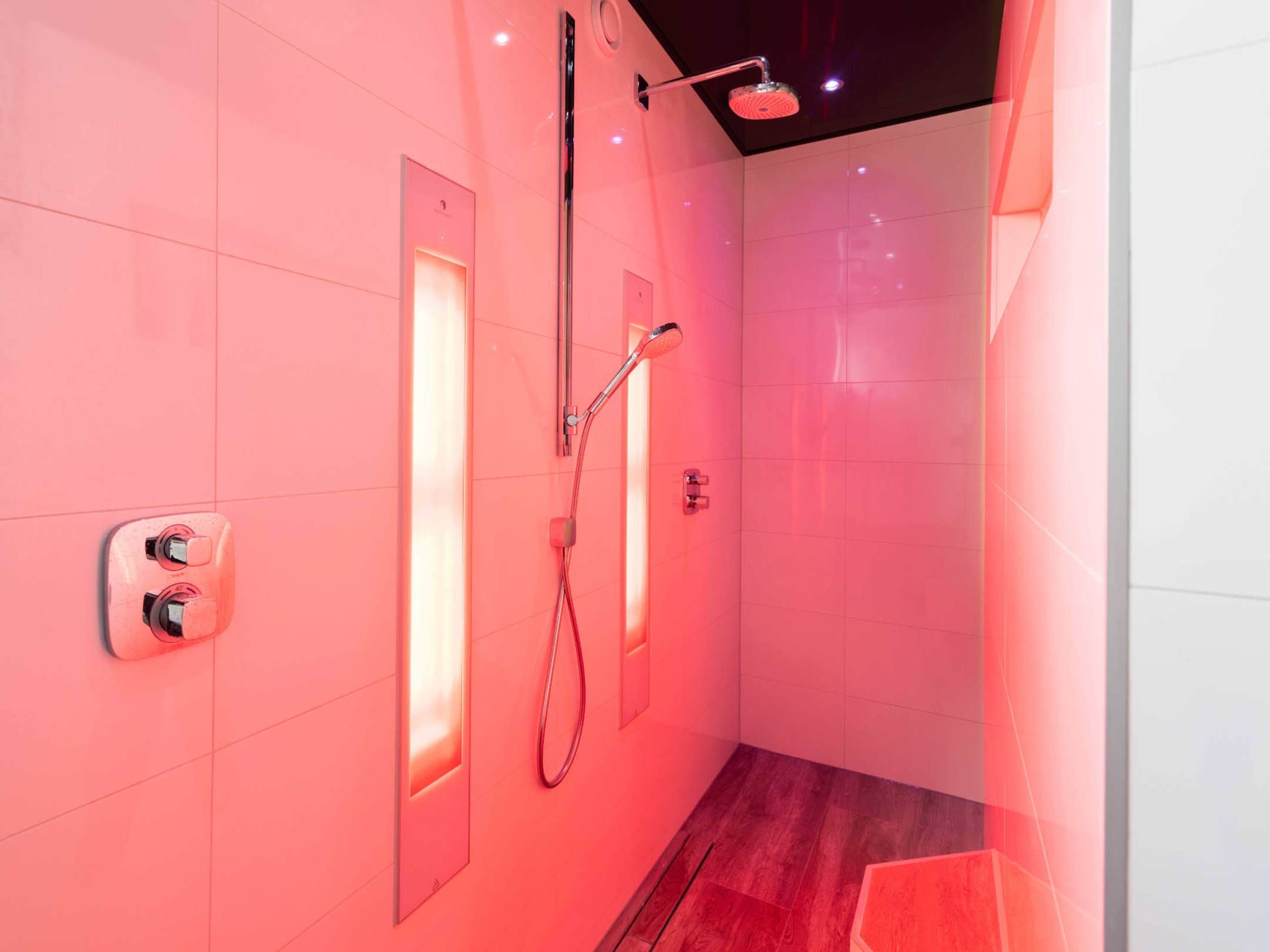 De badkamer van Wellness at the Vecht - Ground floor in Dalfsen