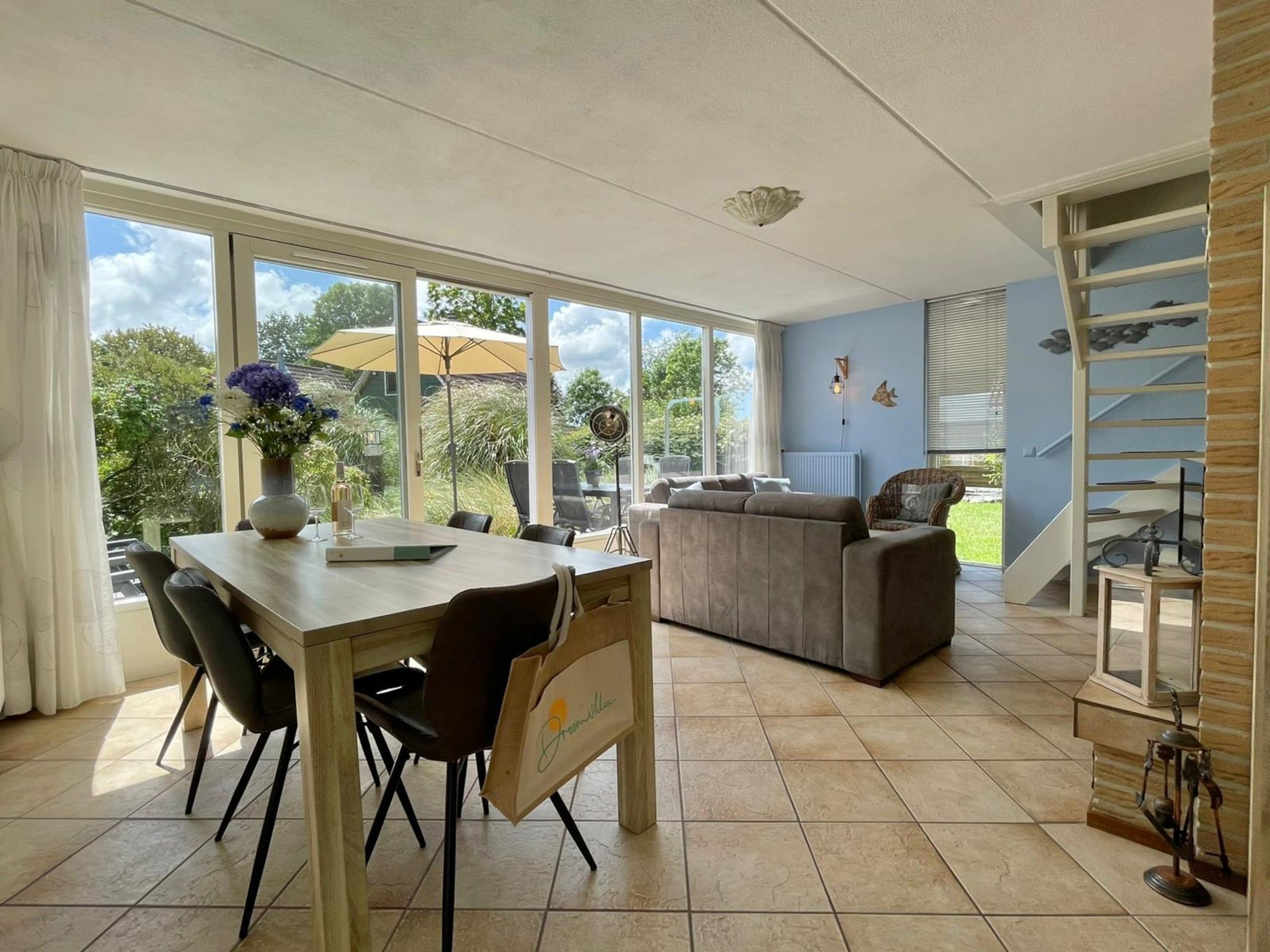De eetkamer van Zon op de Wielen - 7 in Sint Maarten