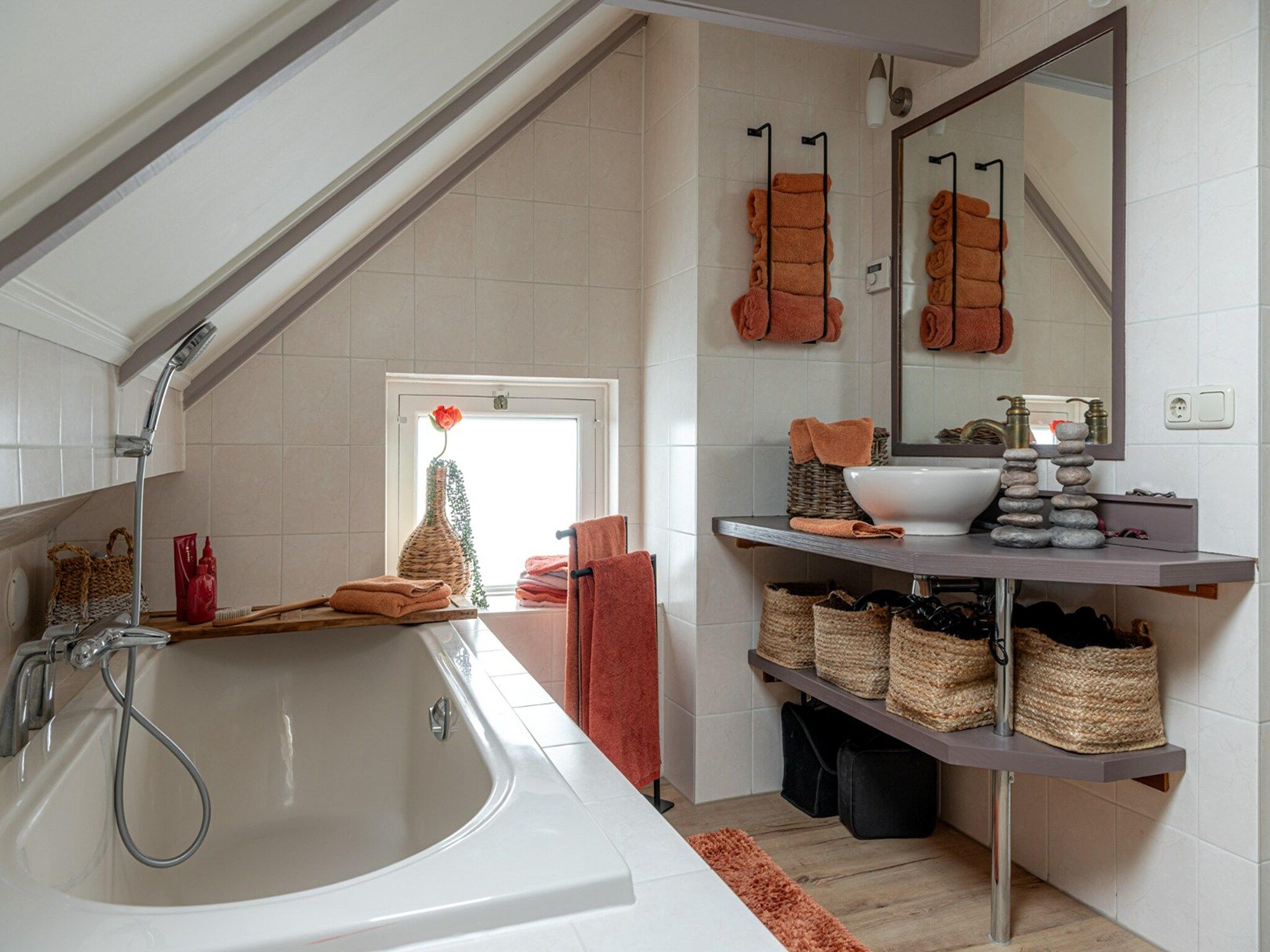 De badkamer van De Stevenshoek in Langweer
