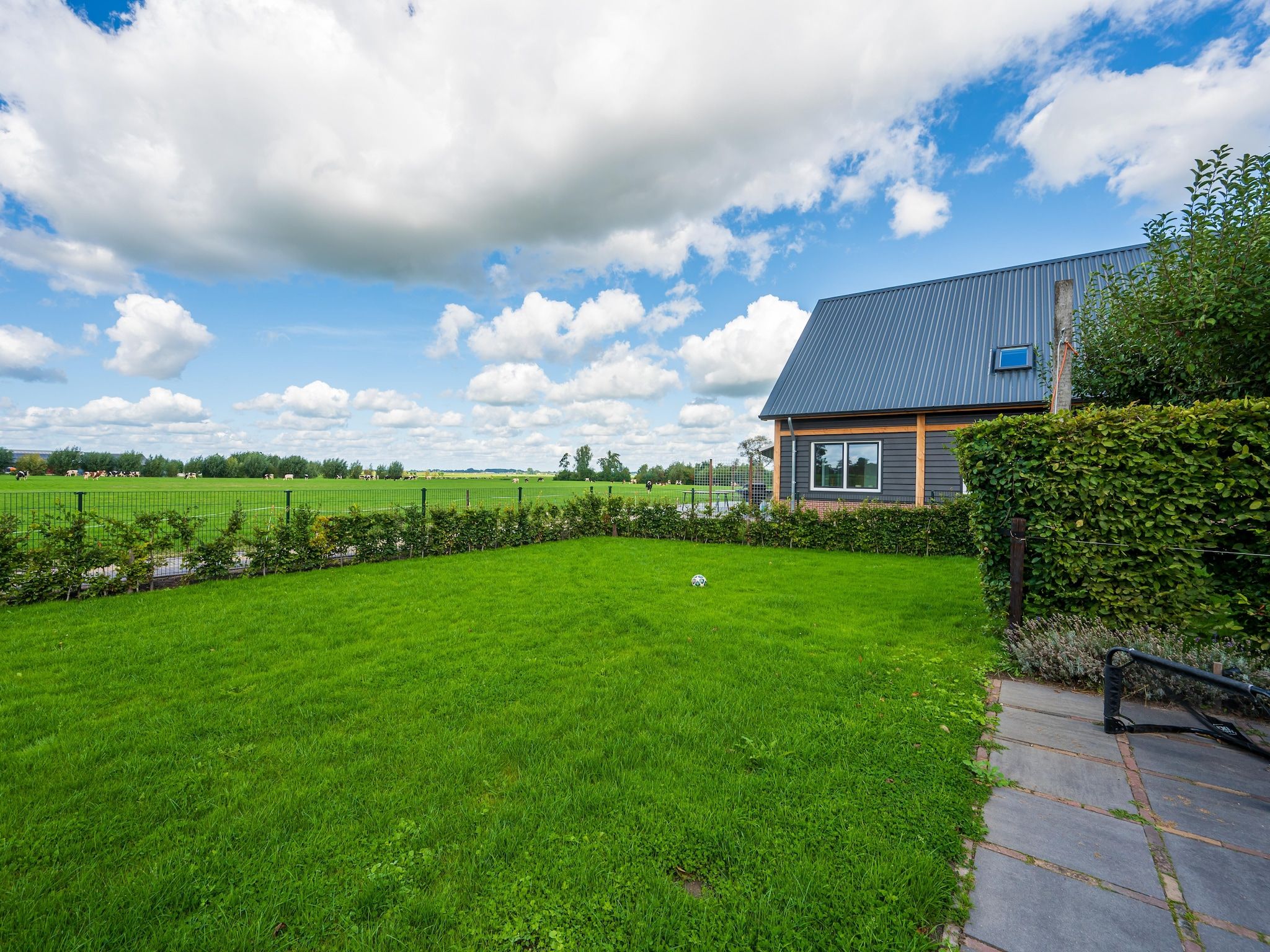 De tuin van The New Barn in Montfoort