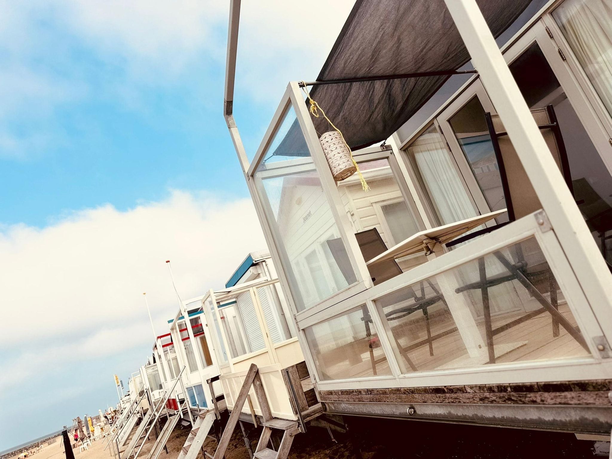 Het terras van Sleep beachhouse - Beach Dishoek 37 I Dishoek in Koudekerke