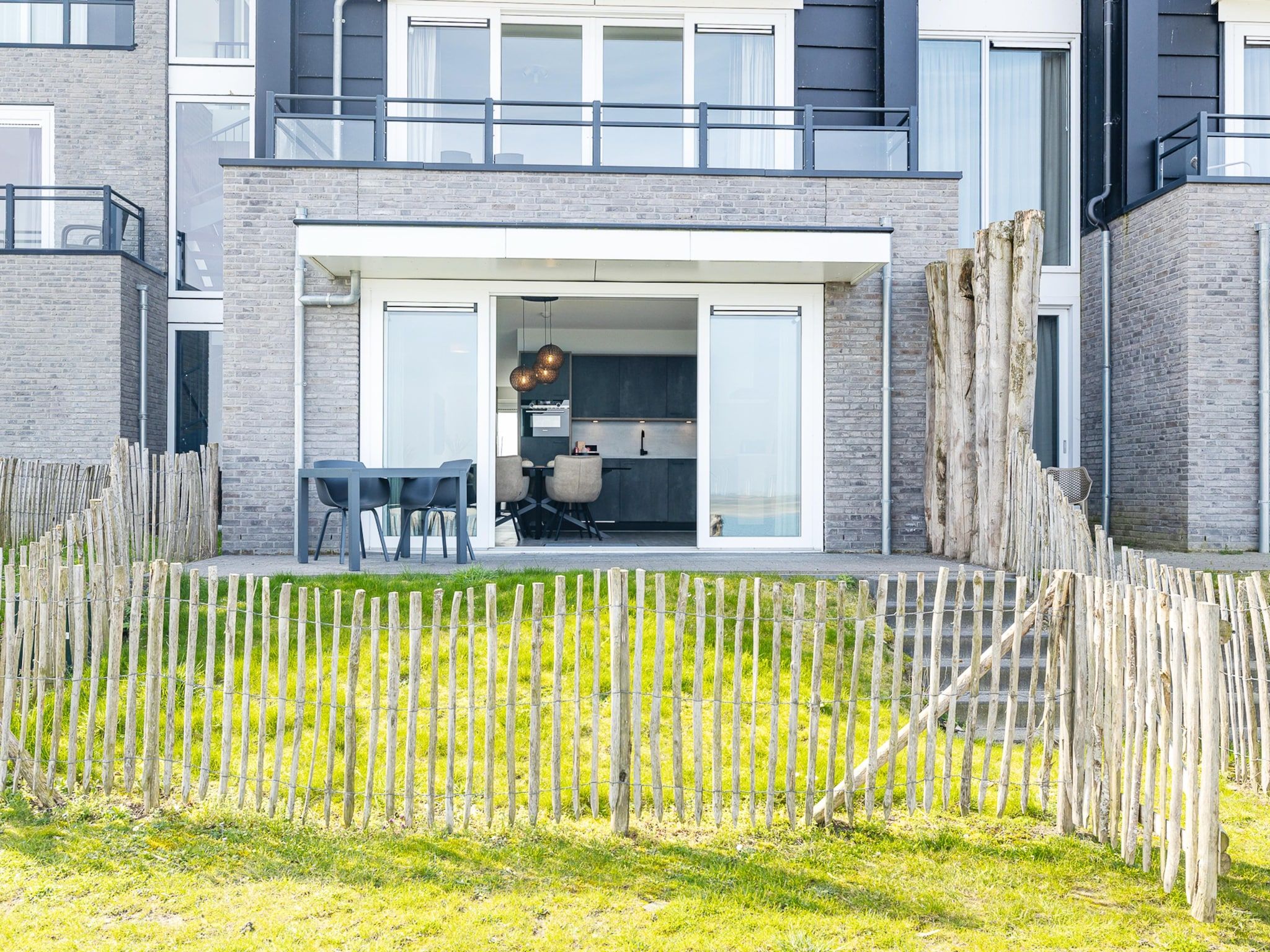 De buitenkant van Vakantiewoning aan het strand - met tuin en terras | Nr. 20 | 2 Pers. | Vista Maris in Sint-Annaland
