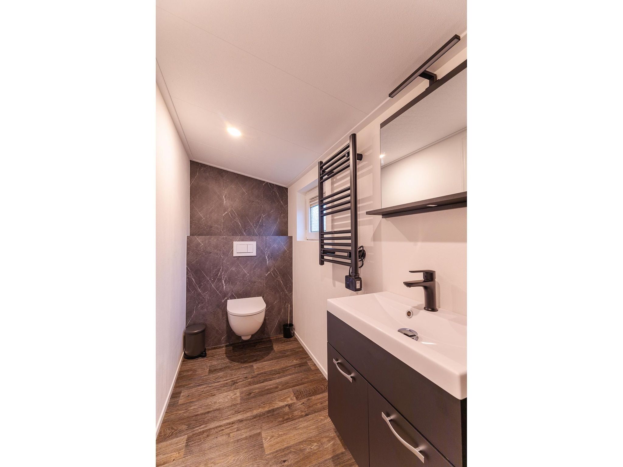 De badkamer van Vakantiewoning - Keetenweg 10B - Stavenisse in Stavenisse