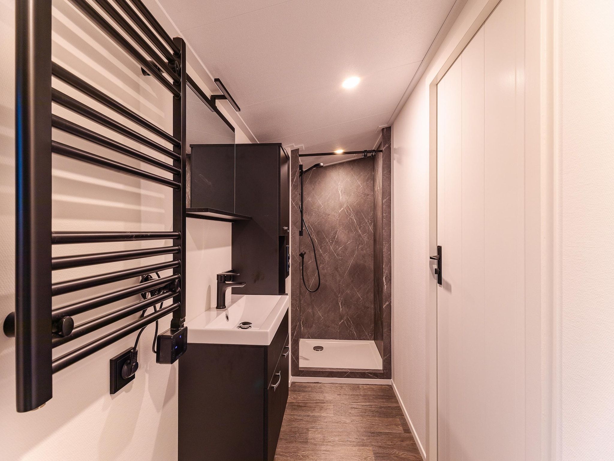 De badkamer van Vakantiewoning - Keetenweg 10B - Stavenisse in Stavenisse