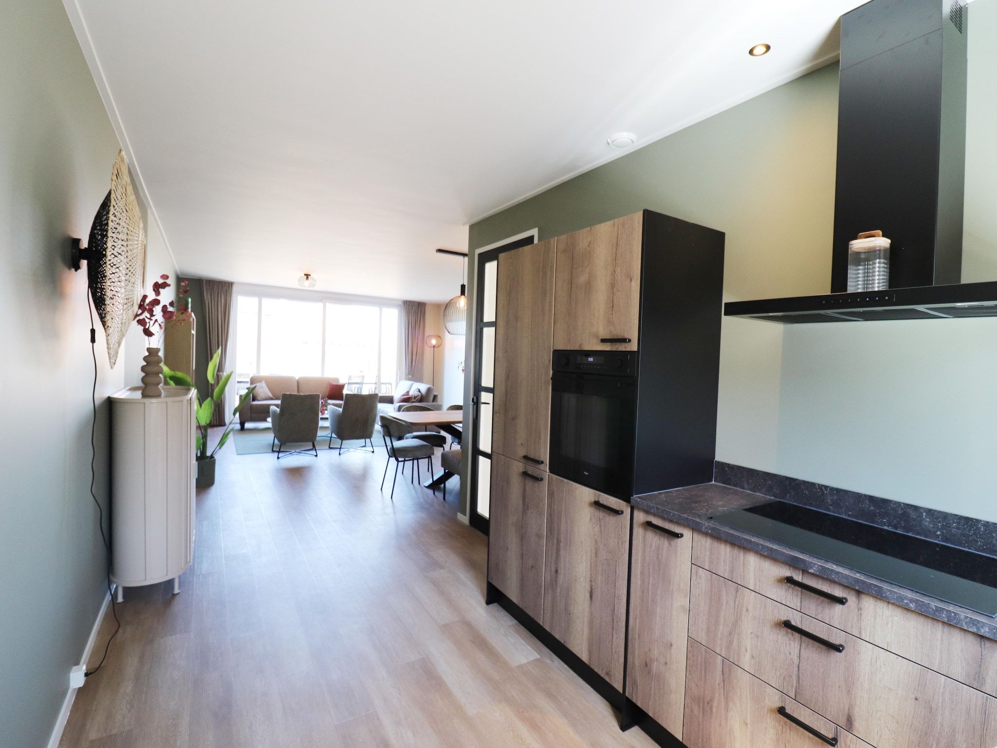 De keuken van Moderne villa op het Friese platteland in leons