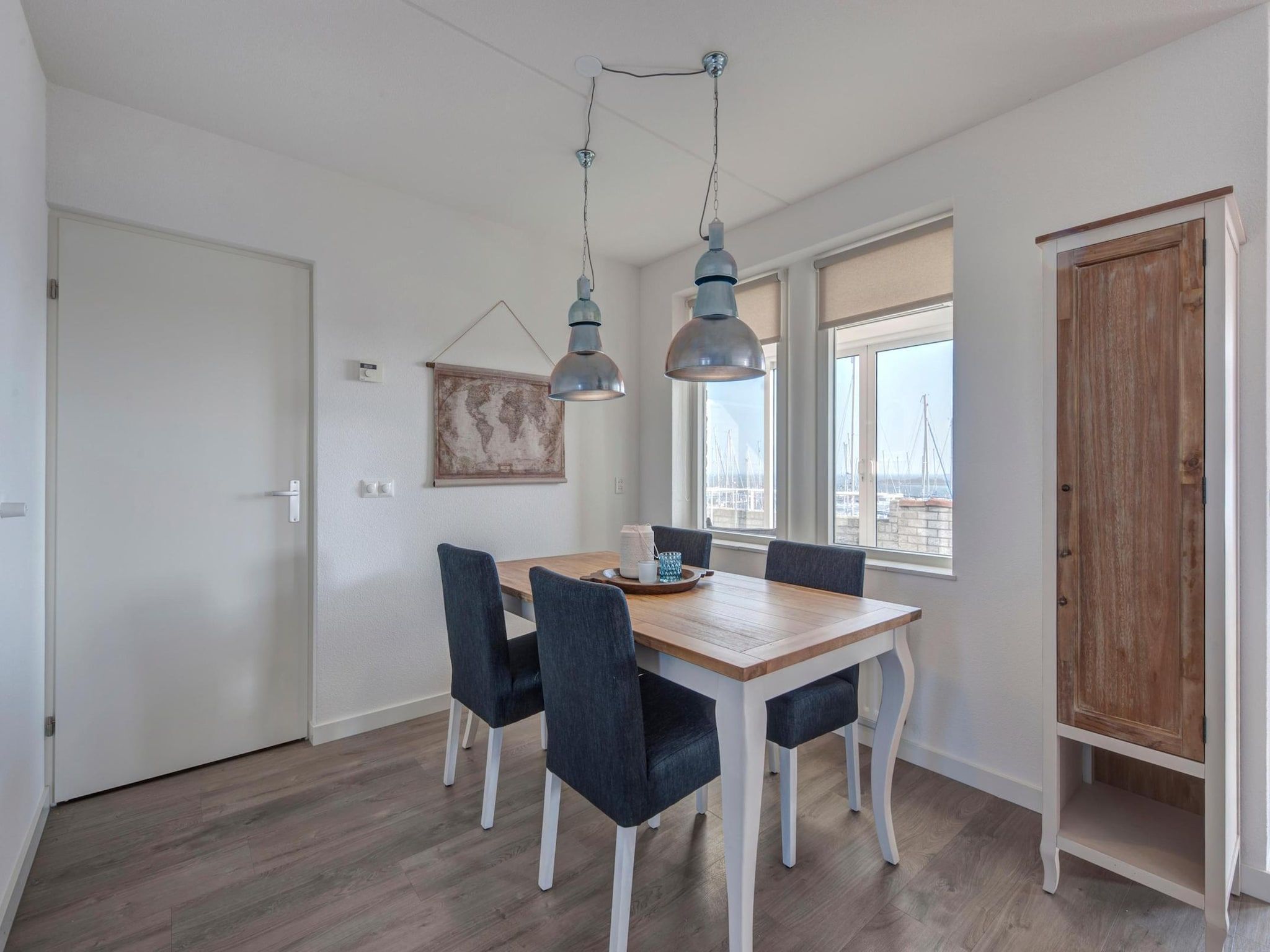 De eetkamer van 	Marina Port Zélande 1 in Ouddorp