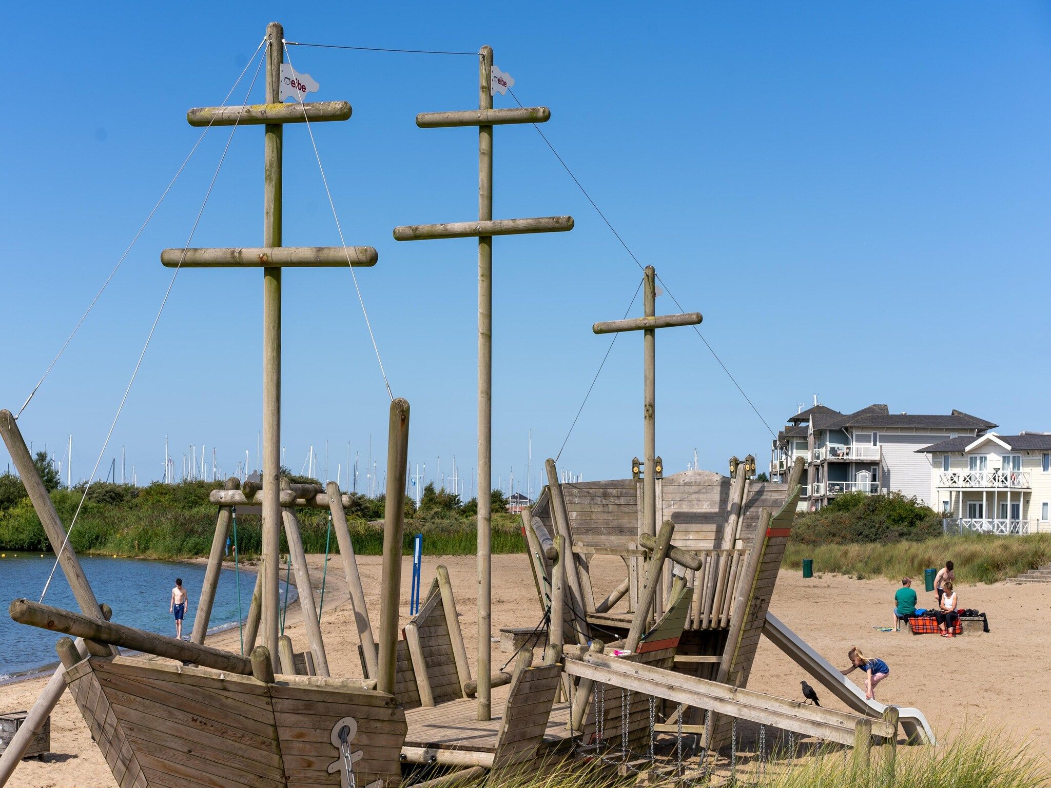 Parkfaciliteiten bij Vakantiepark Cape Helius 15 in Hellevoetsluis