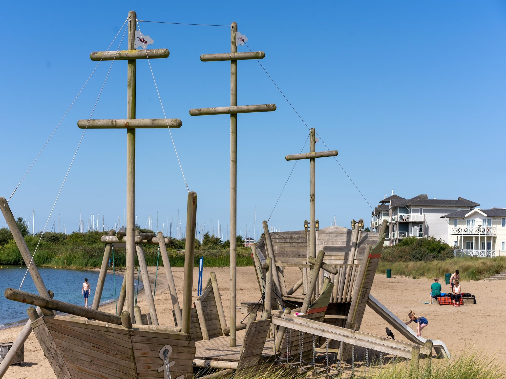 Parkfaciliteiten bij Vakantiepark Cape Helius 16 in Hellevoetsluis