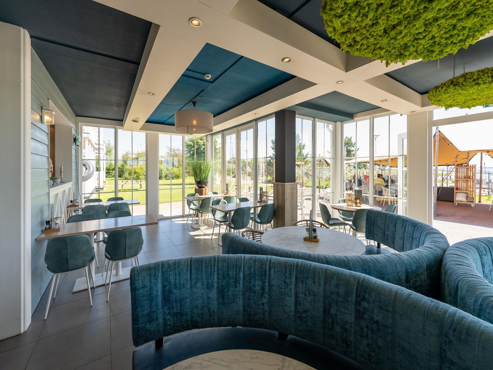 Parkfaciliteiten bij Vakantiepark Cape Helius 16 in Hellevoetsluis