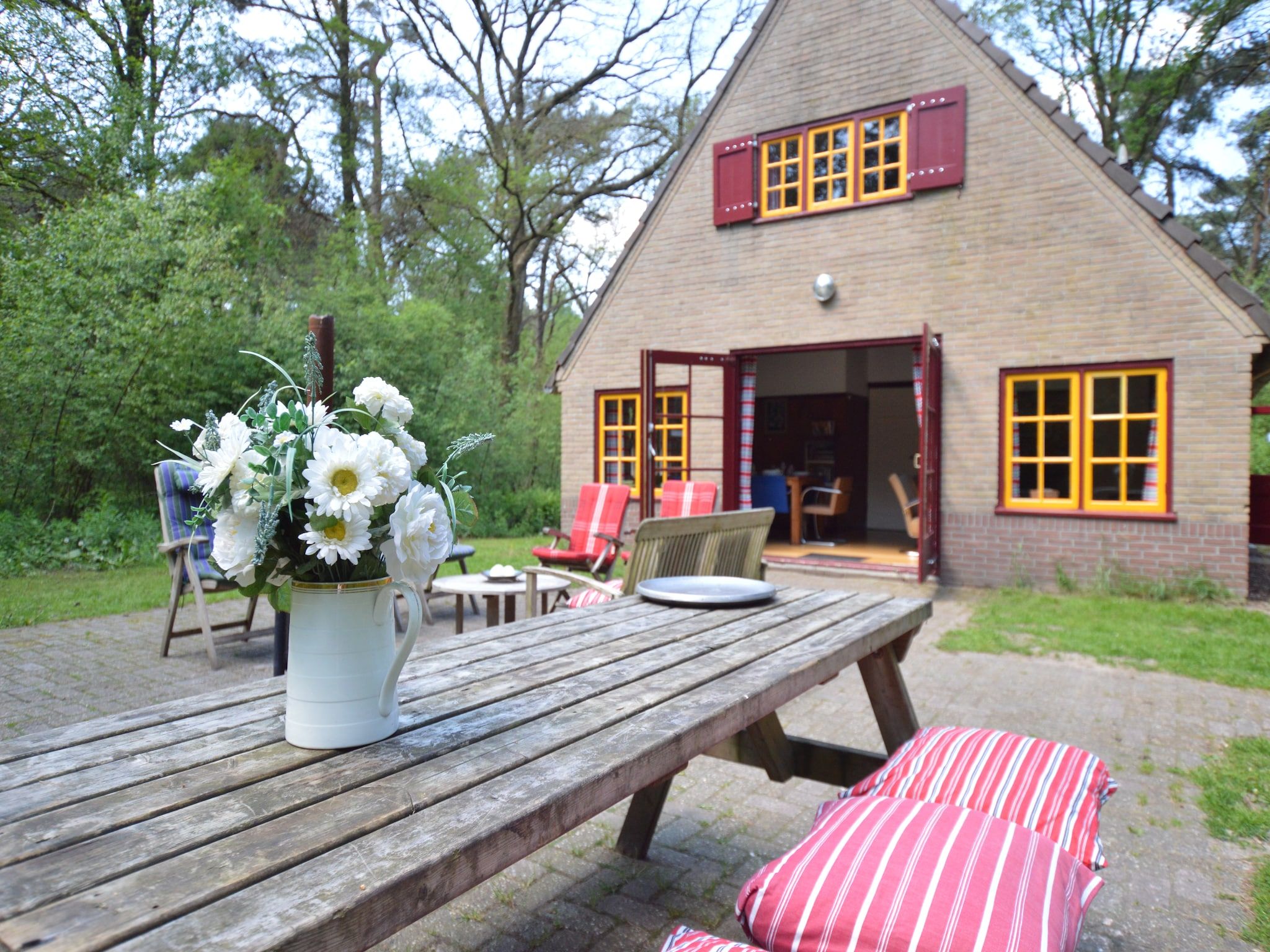 Het terras van De Wildenberg in Zuidwolde