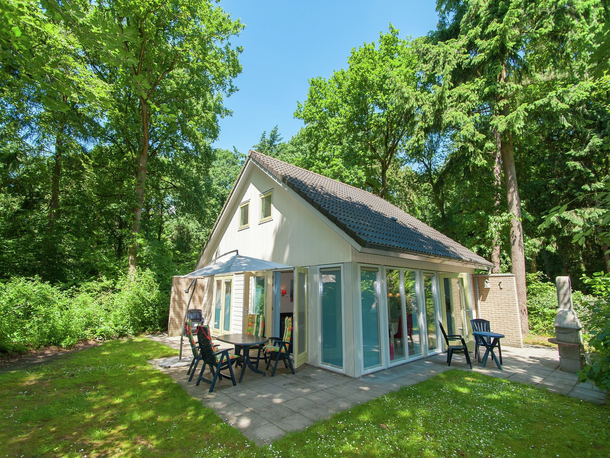 De buitenkant van De Meerkoet in Oudemirdum