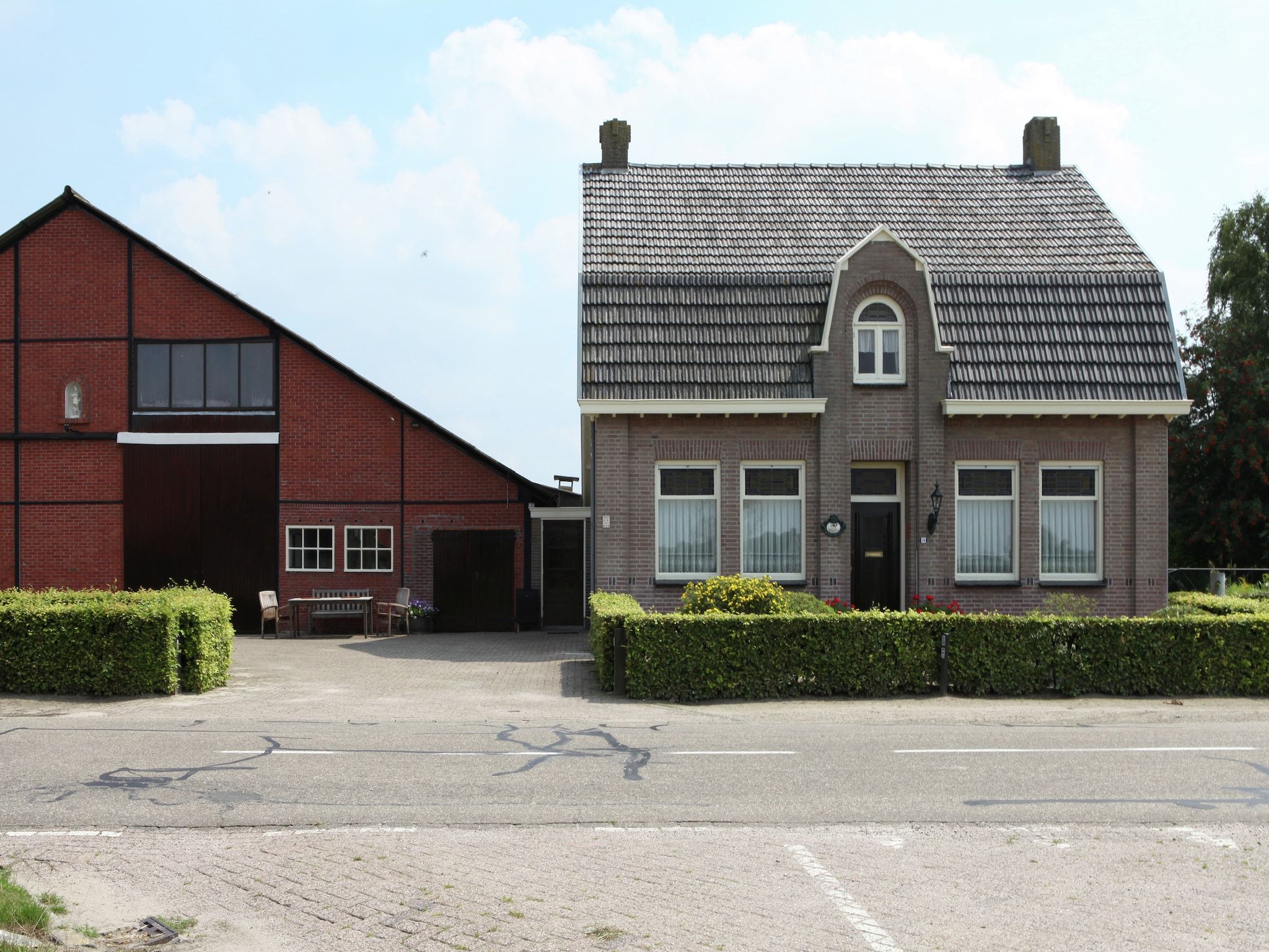 De buitenkant van De Maaijen in Ulicoten