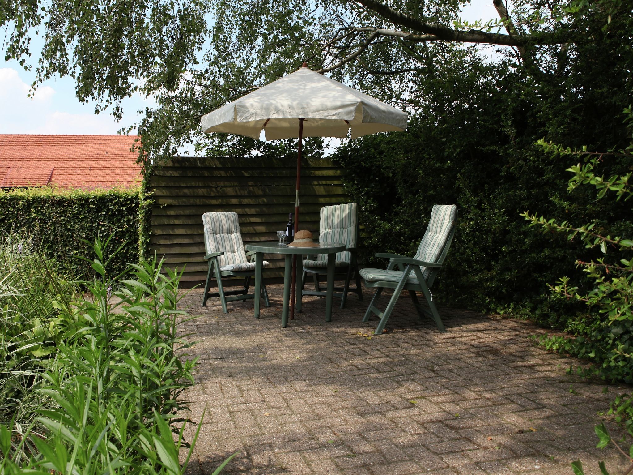 Het terras van De Maaijen in Ulicoten