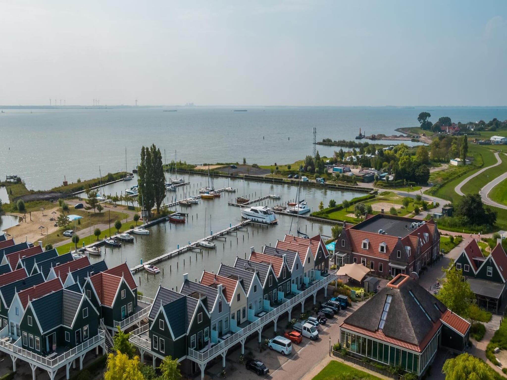 De buitenkant van Florijn 6 in Uitdam