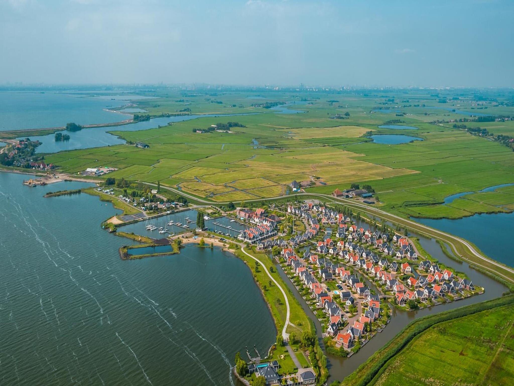 De omgeving van Florijn 6 in Uitdam