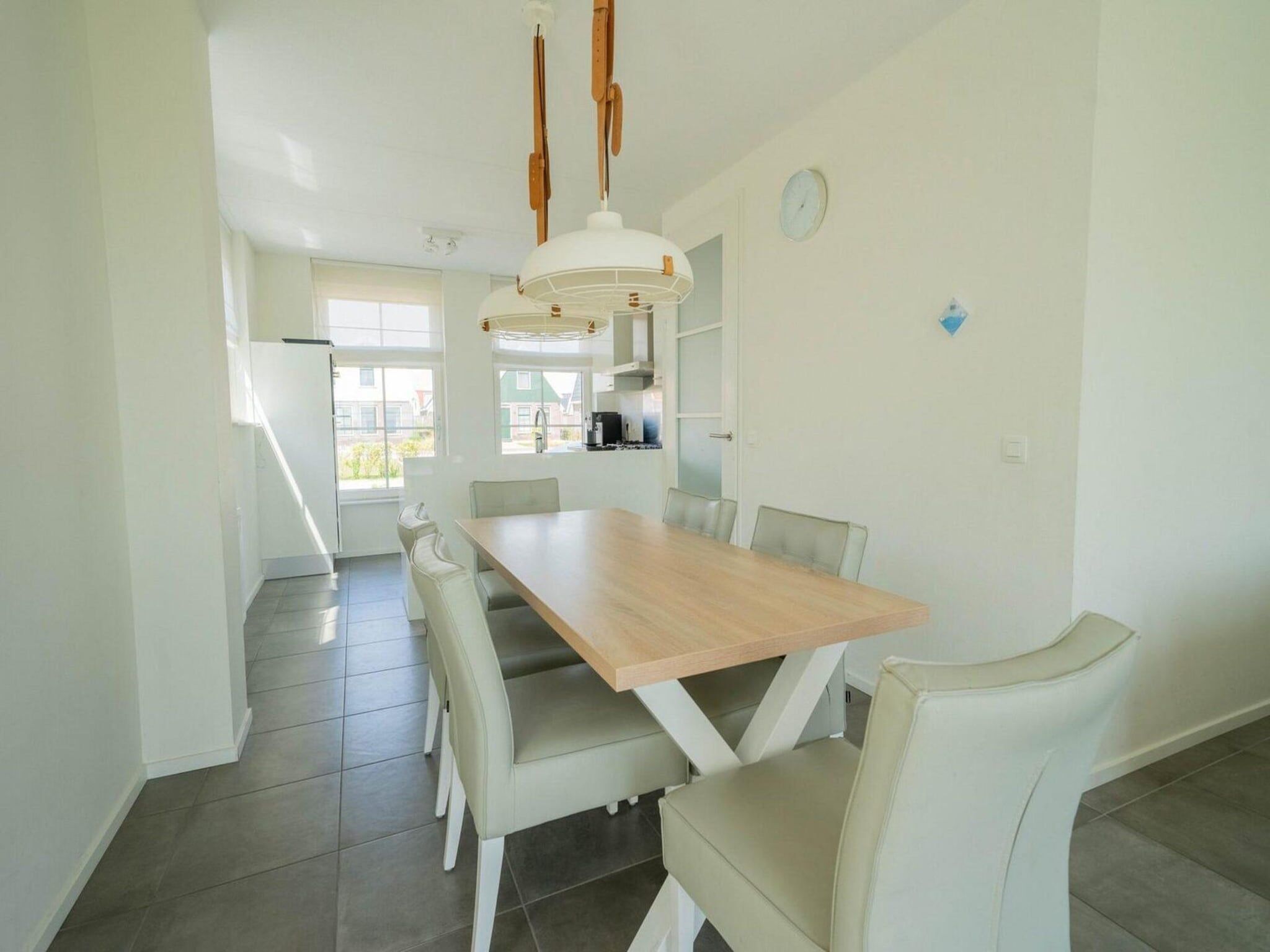 De eetkamer van Munt 6 in Uitdam