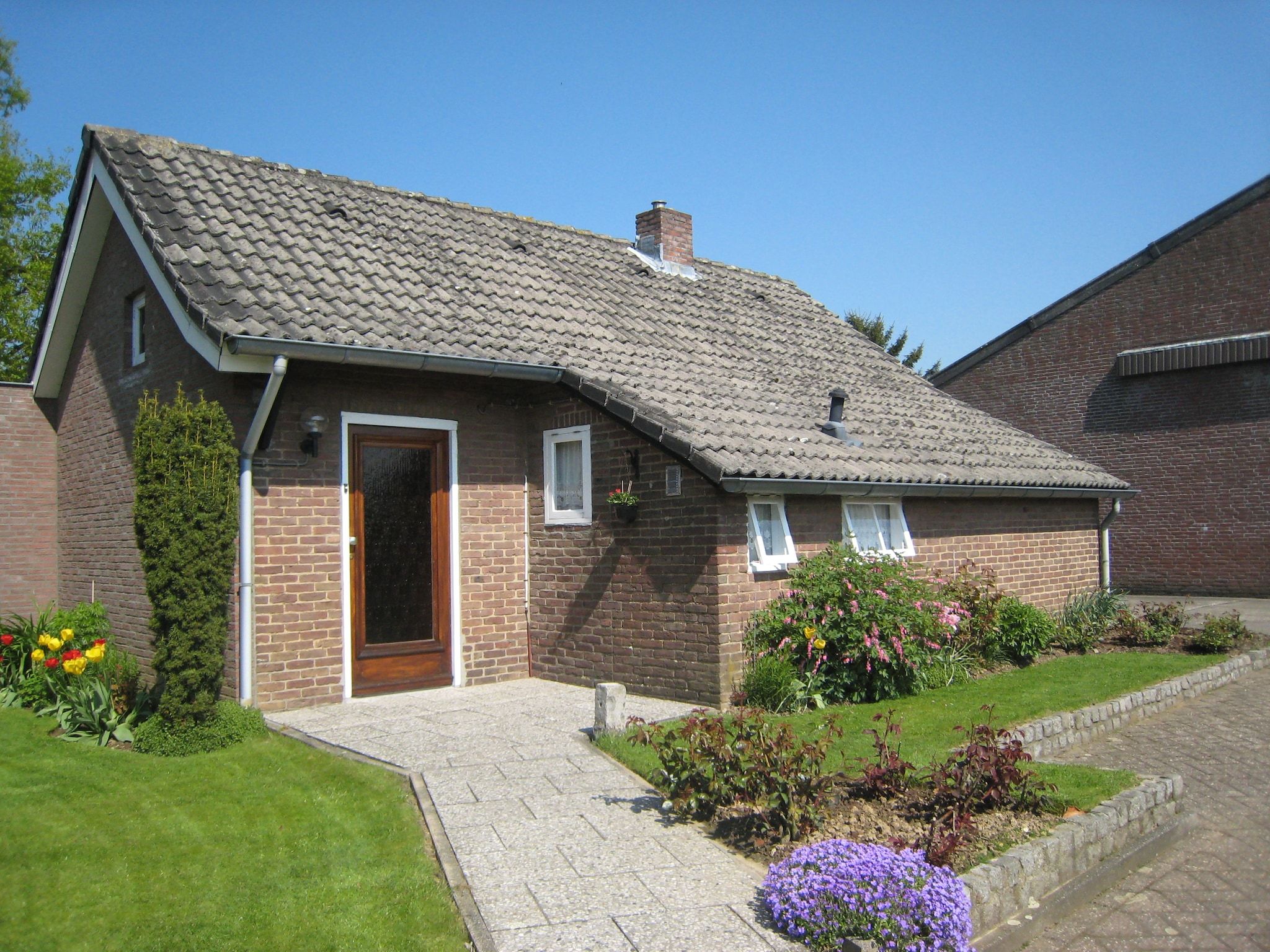 De buitenkant van Honthem in Margraten