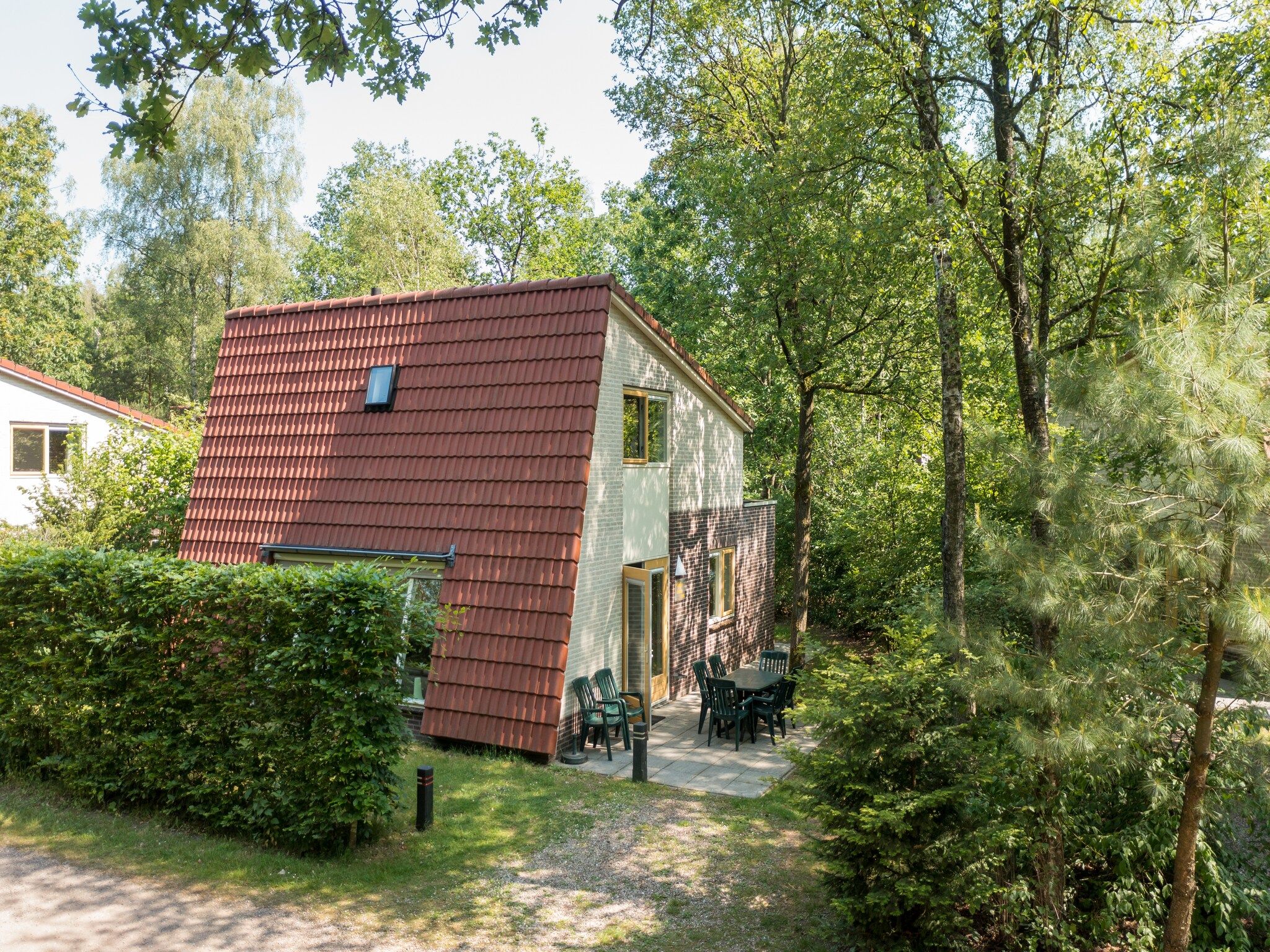 De buitenkant van Bungalowpark Hoenderloo 2 in Hoenderloo