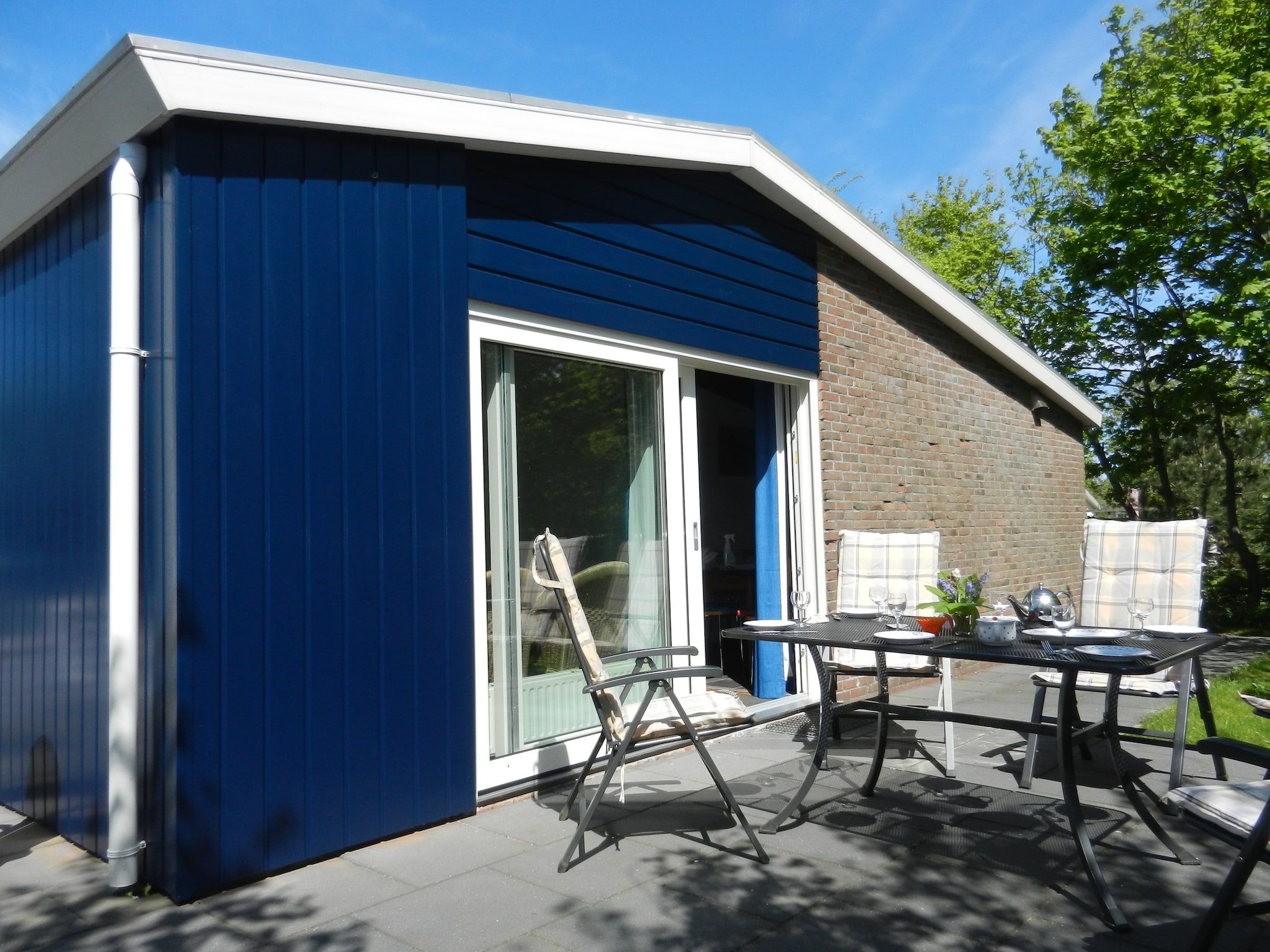 Het terras van Skries in Nes Ameland