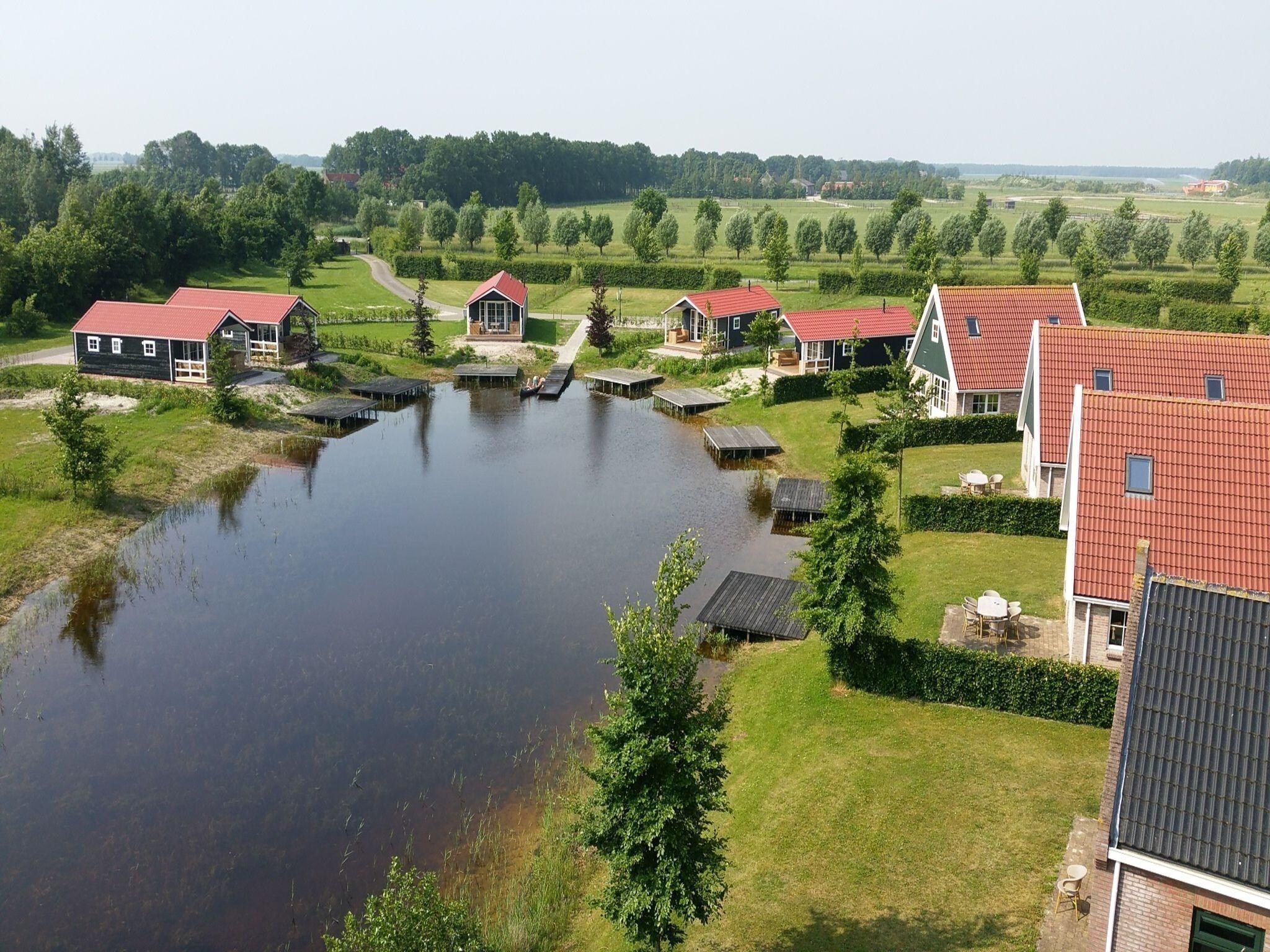 De buitenkant van Vakantiepark Eigen Wijze 5 in Bant