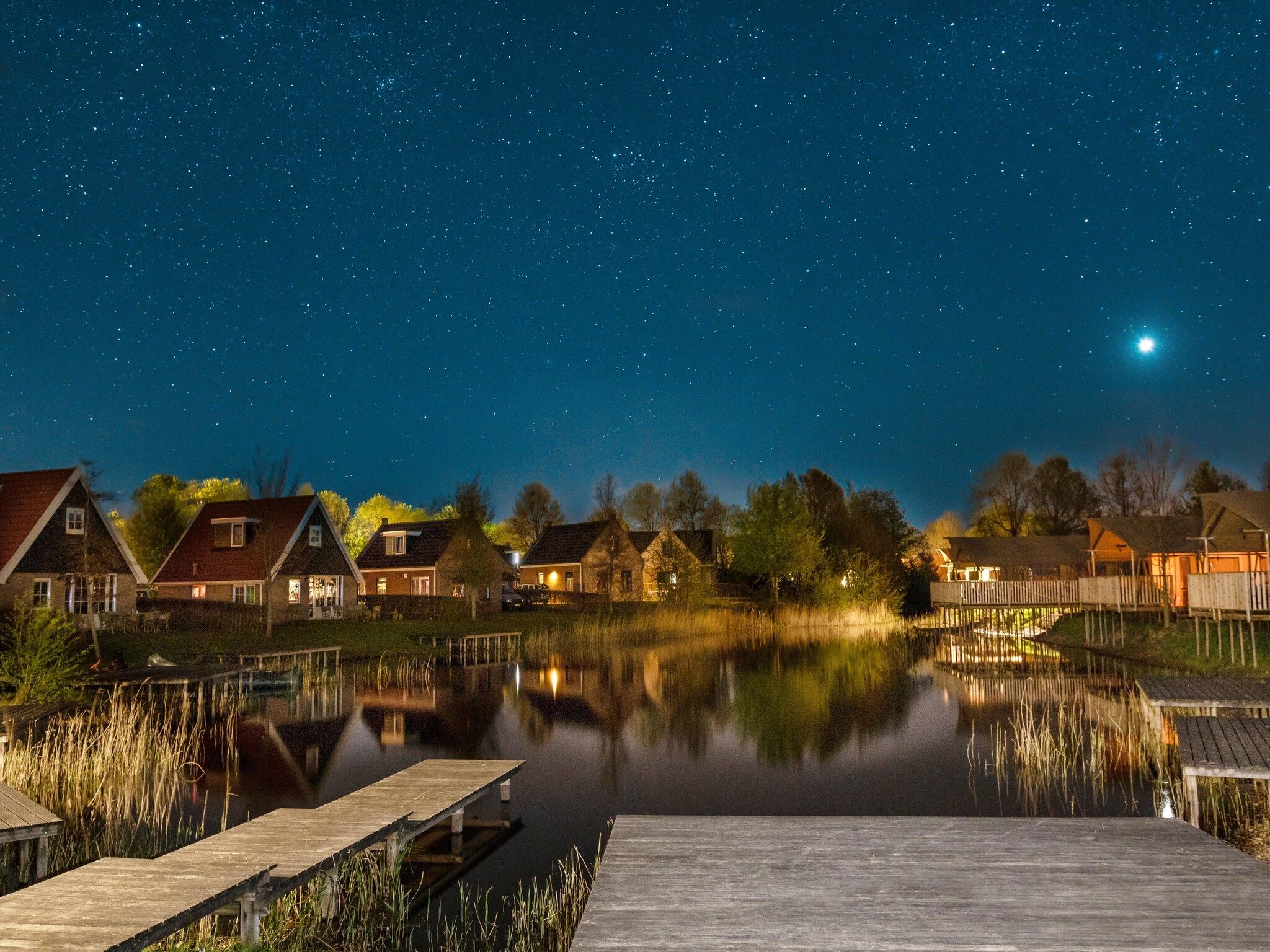 De buitenkant van Vakantiepark Eigen Wijze 5 in Bant