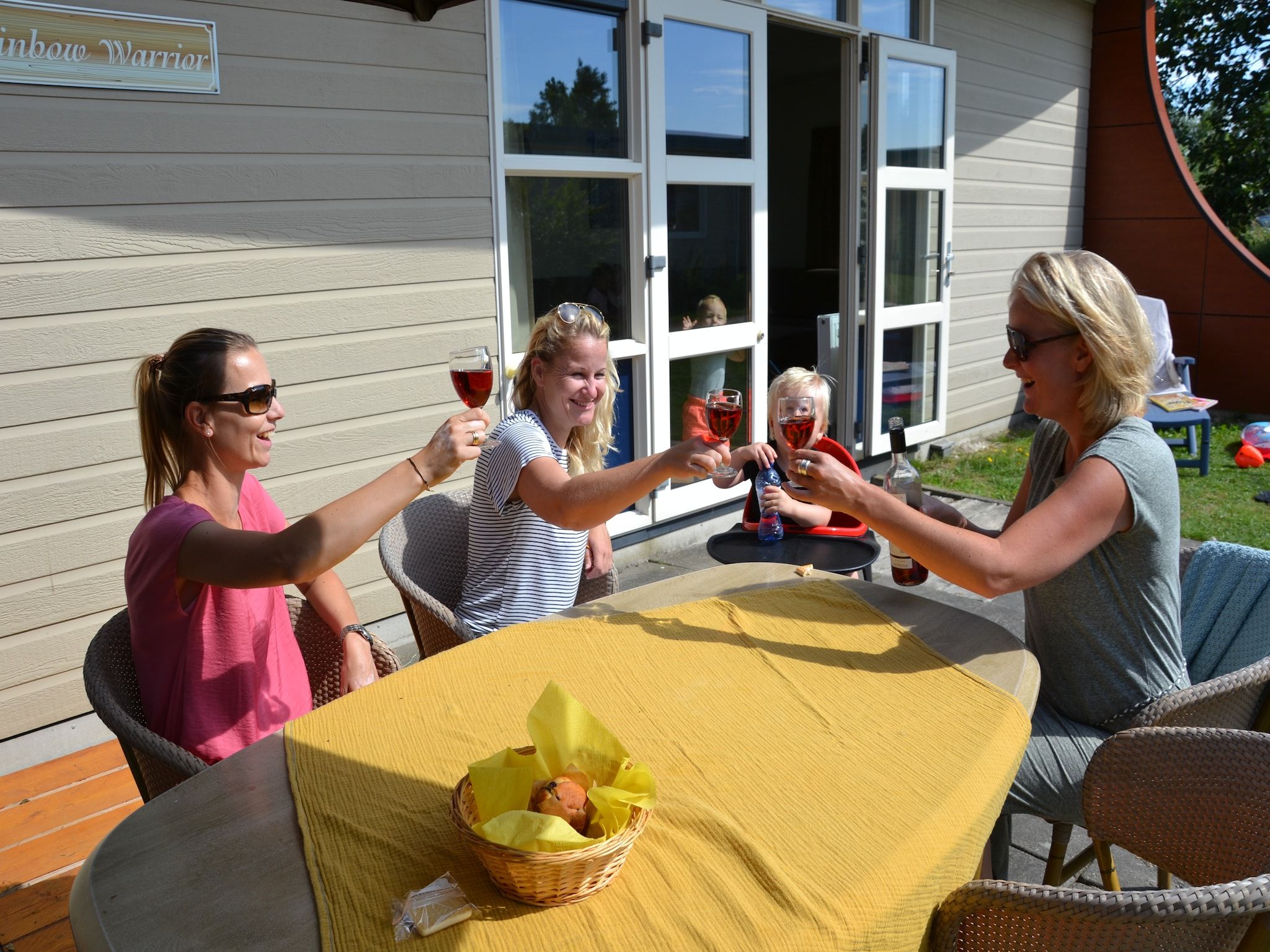 De tuin van Strandpark Vlugtenburg 5 in 's-Gravenzande