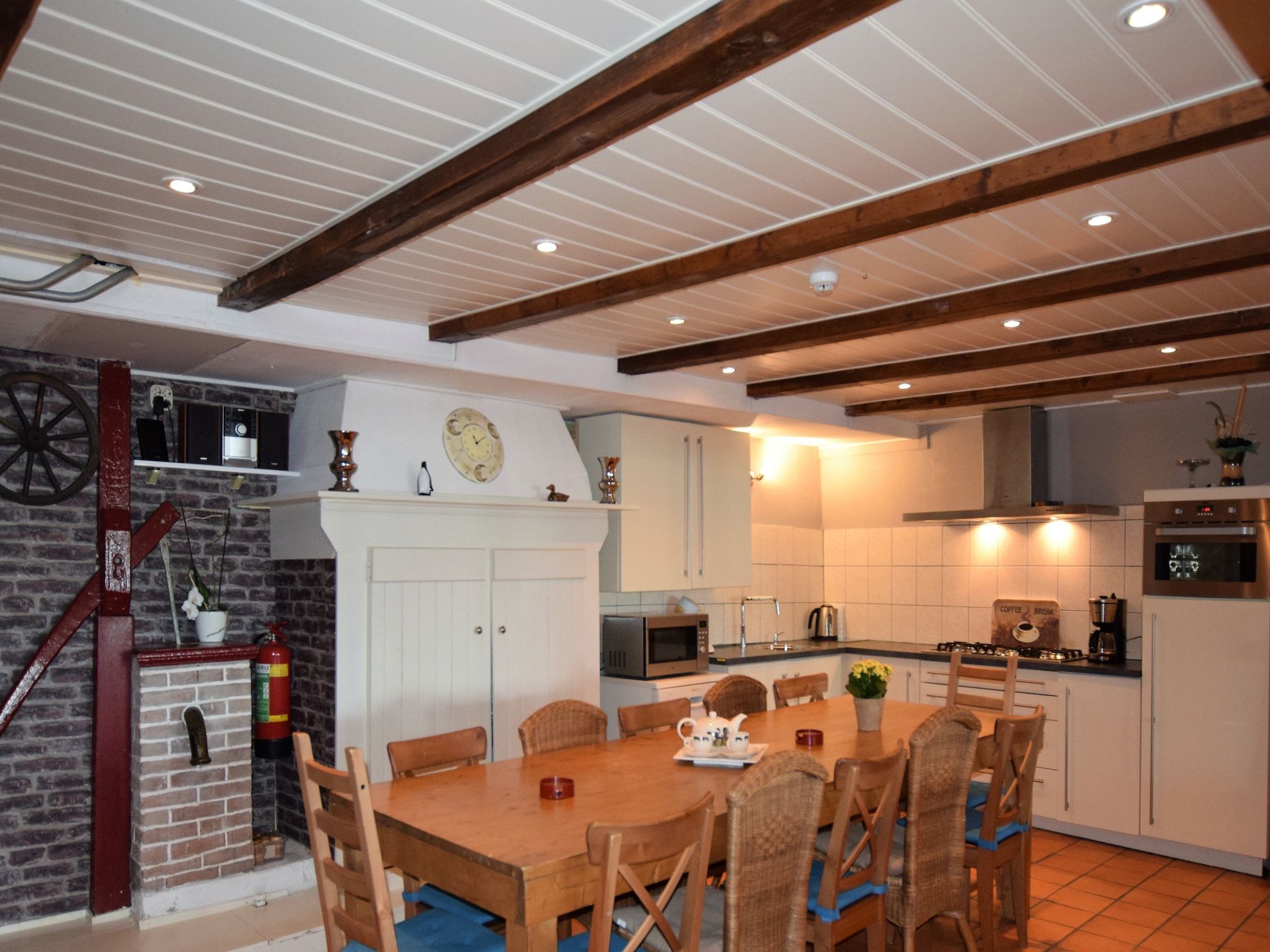 De eetkamer van Hoeve Hoogst Tevreden in Leerdam