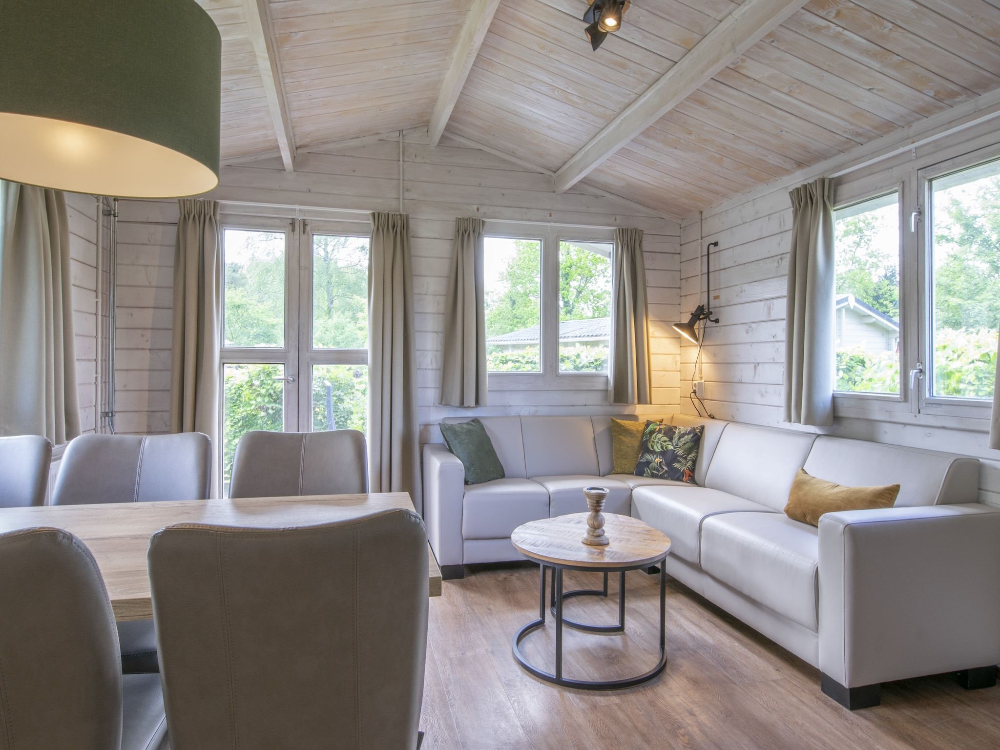 De woonkamer van Resort Arcen 6 in Arcen