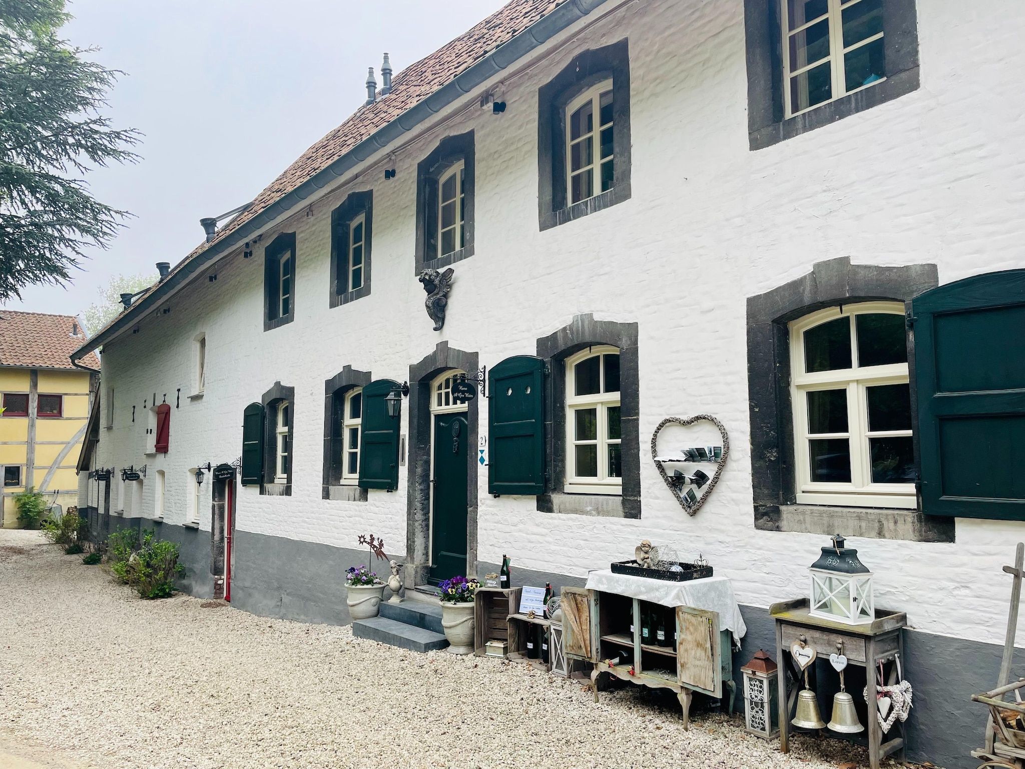 De buitenkant van Hoeve A Gen Water - Botterblumke in Slenaken