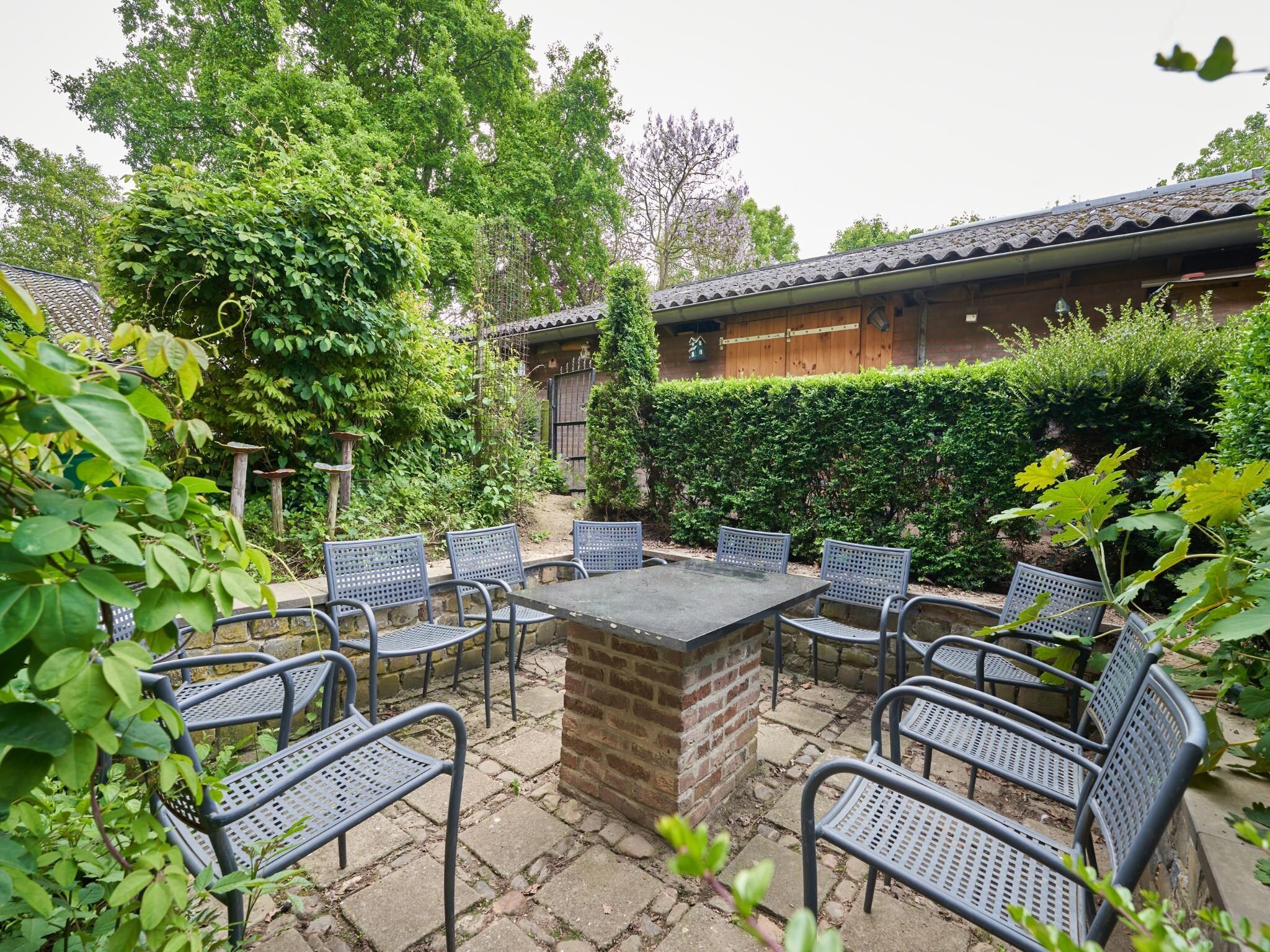 De tuin van Meschermolen 6 in Mesch-Eijsden