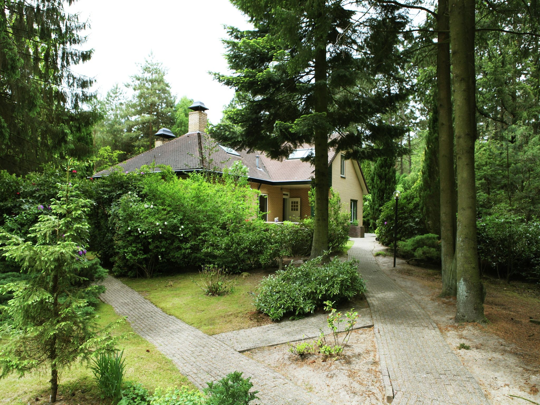 De buitenkant van De grove Den in Doornspijk