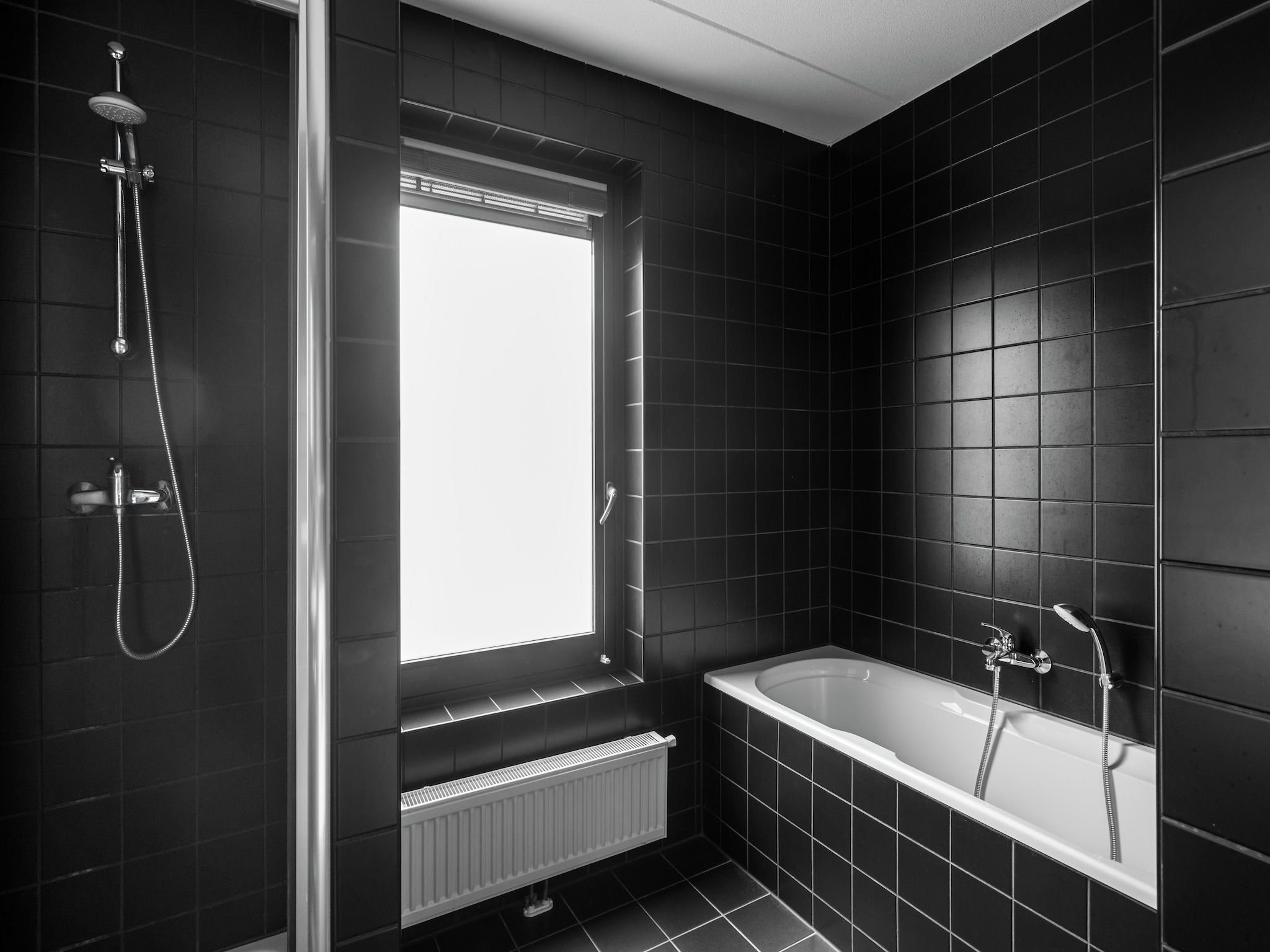 De badkamer van Huize Lewis in Balk