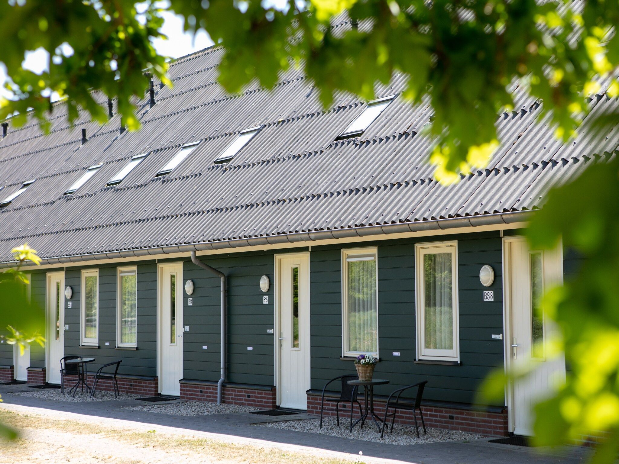 De buitenkant van Vakantiepark Horsetellerie 1 in Hardenberg (rheezerveen)