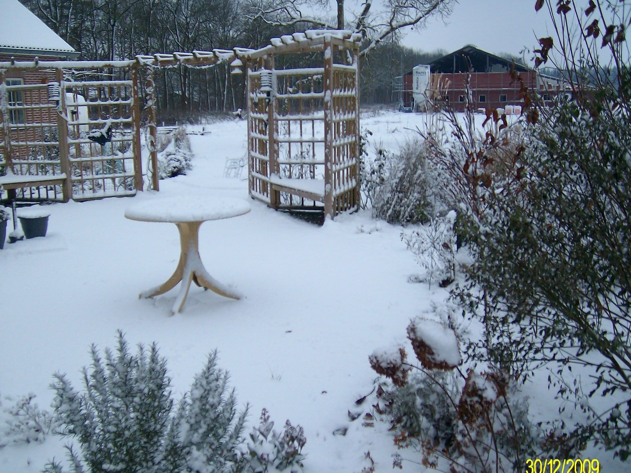 De tuin van Vakantiepark Horsetellerie 4 in Hardenberg (rheezerveen)