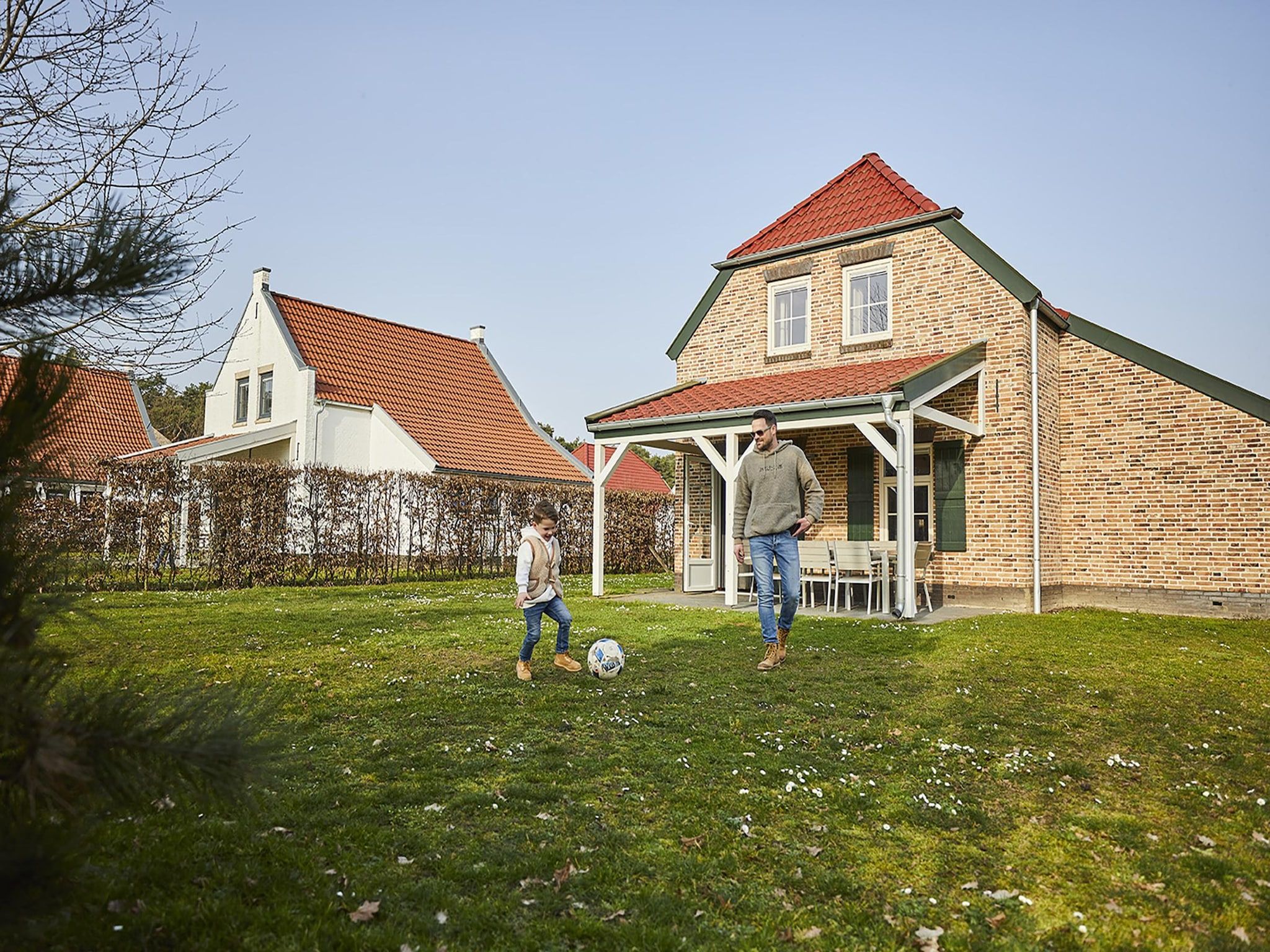 De tuin van Buitenhof De Leistert 15 in Roggel