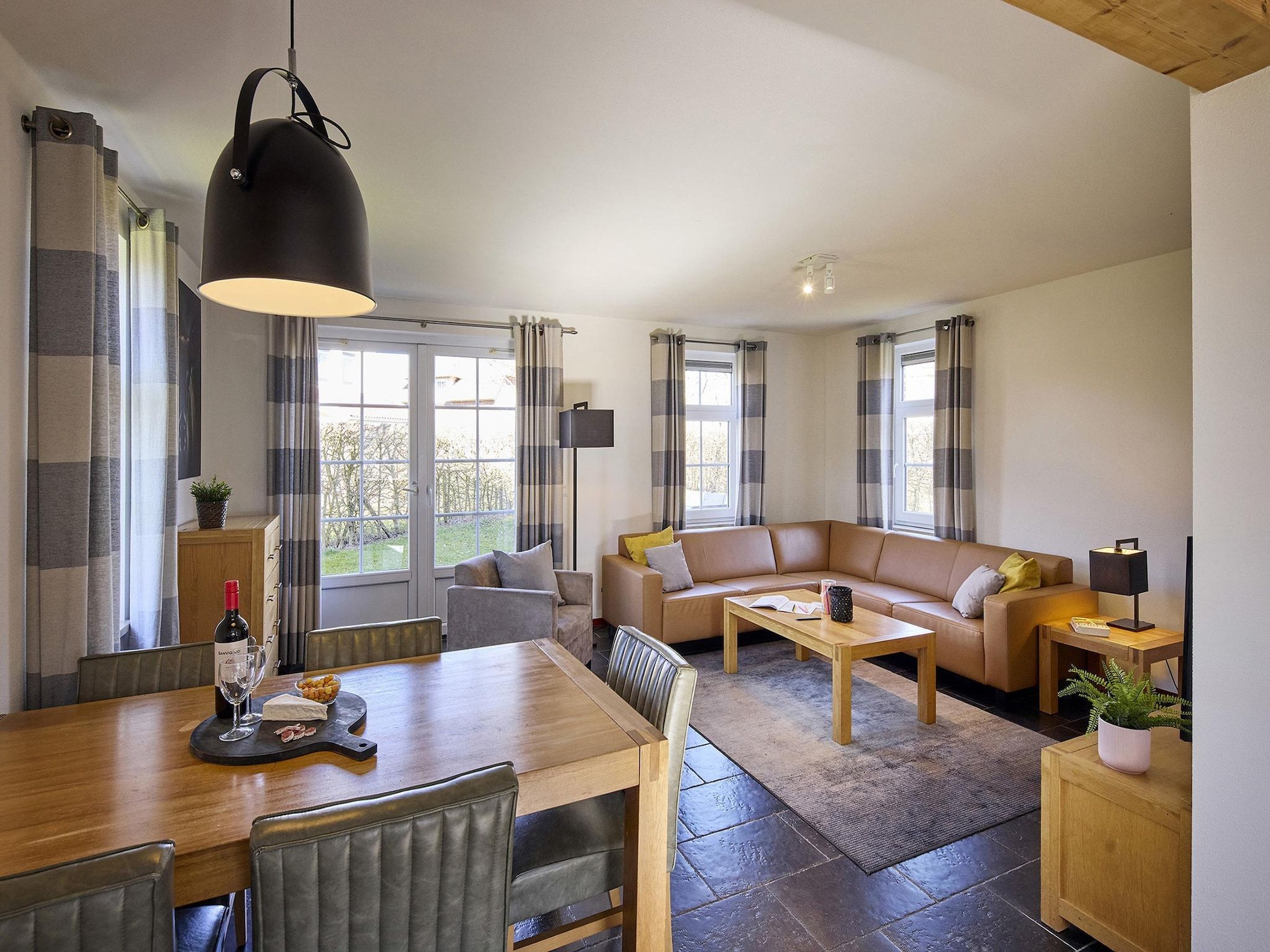 De woonkamer van Buitenhof De Leistert 14 in Roggel