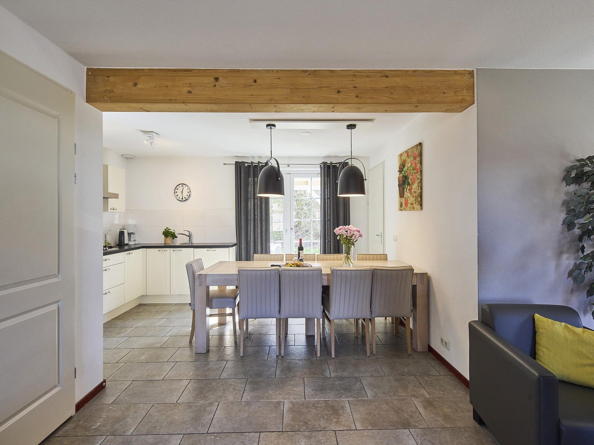 De eetkamer van Buitenhof De Leistert 11 in Roggel