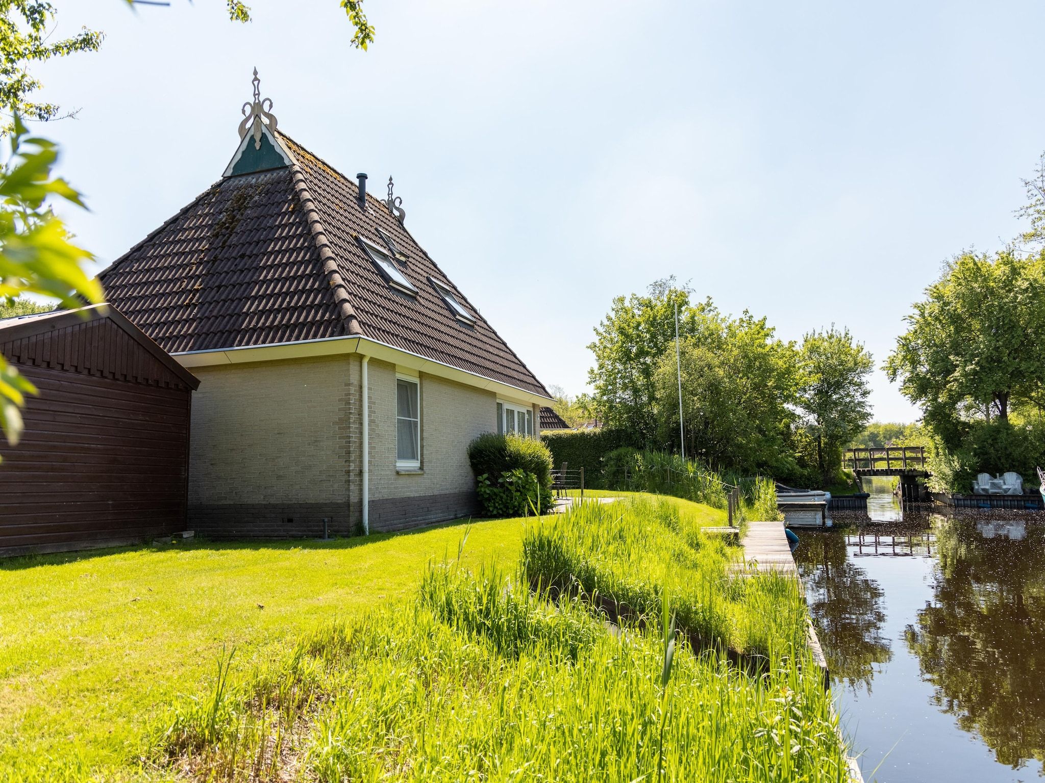 De tuin van Buitenplaats It Wiid 4 in Eernewoud