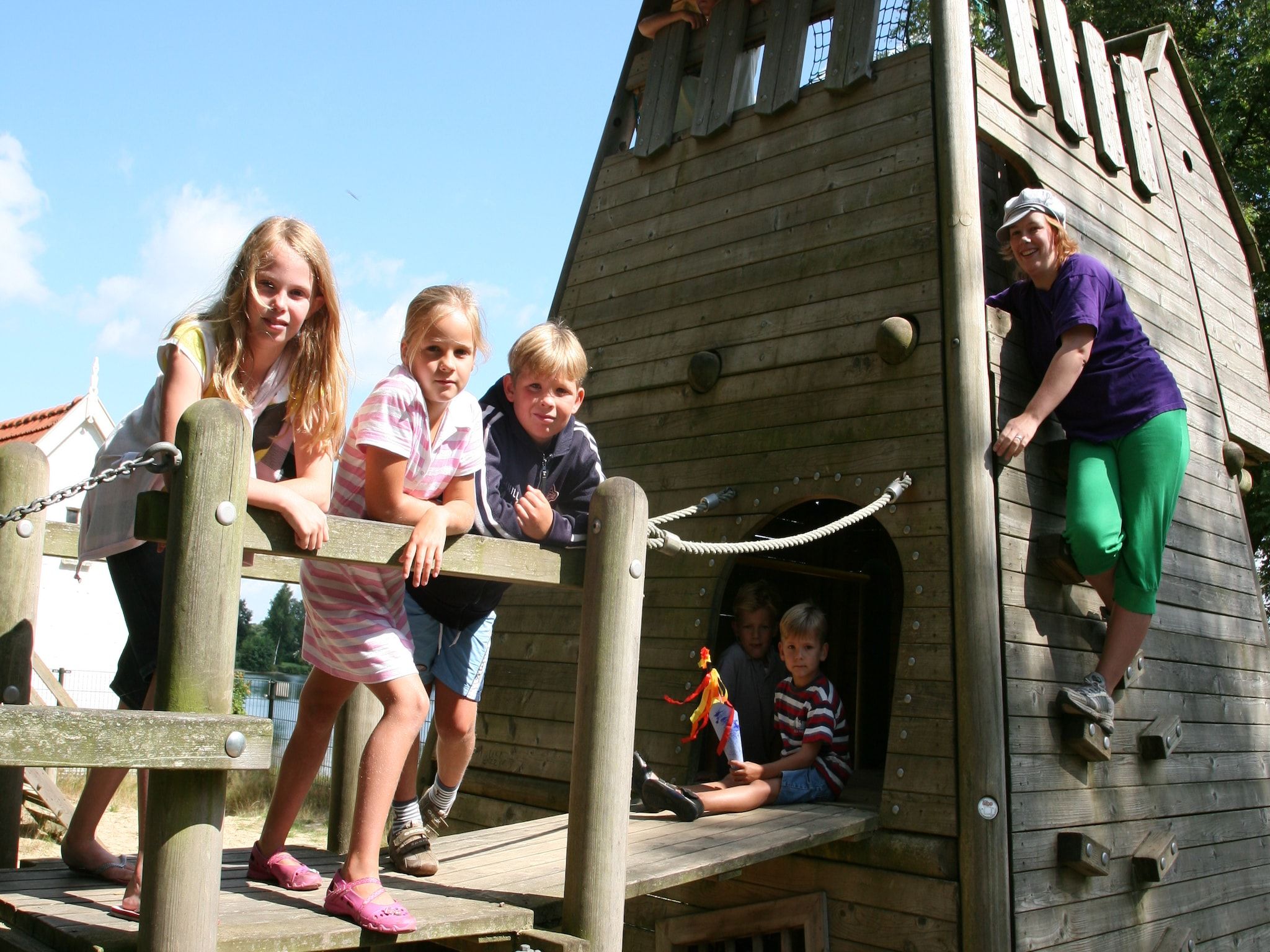 Parkfaciliteiten bij Recreatiepark Tolplas 10 in Hoge Hexel