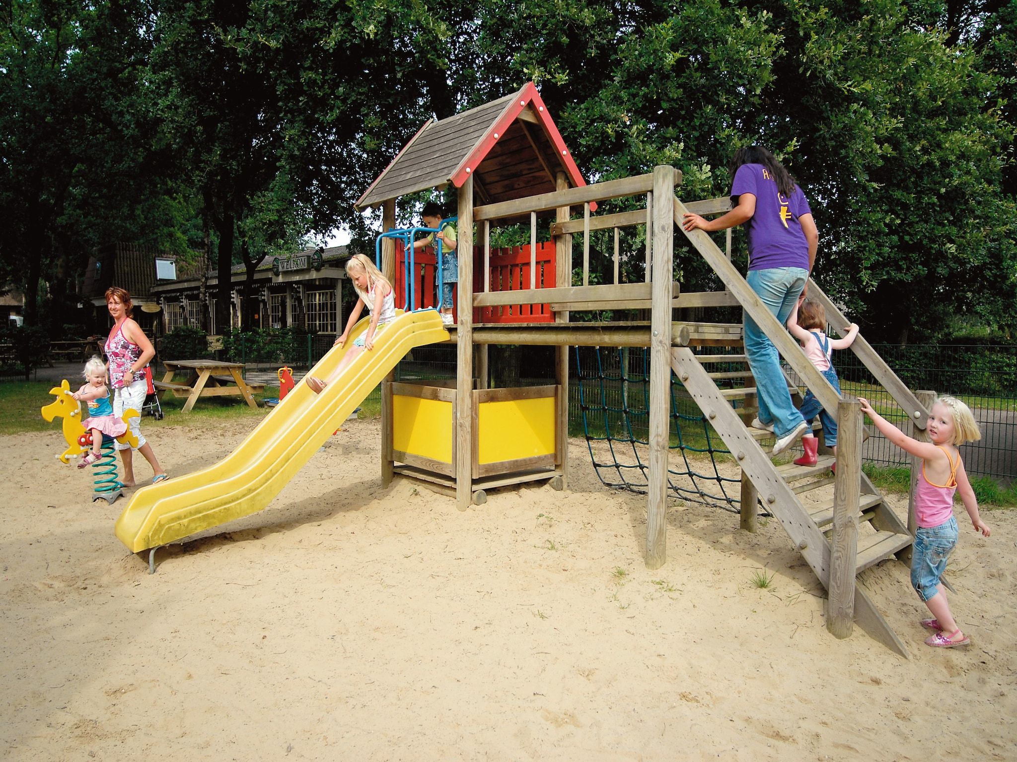 Parkfaciliteiten bij Recreatiepark Tolplas 11 in Hoge Hexel