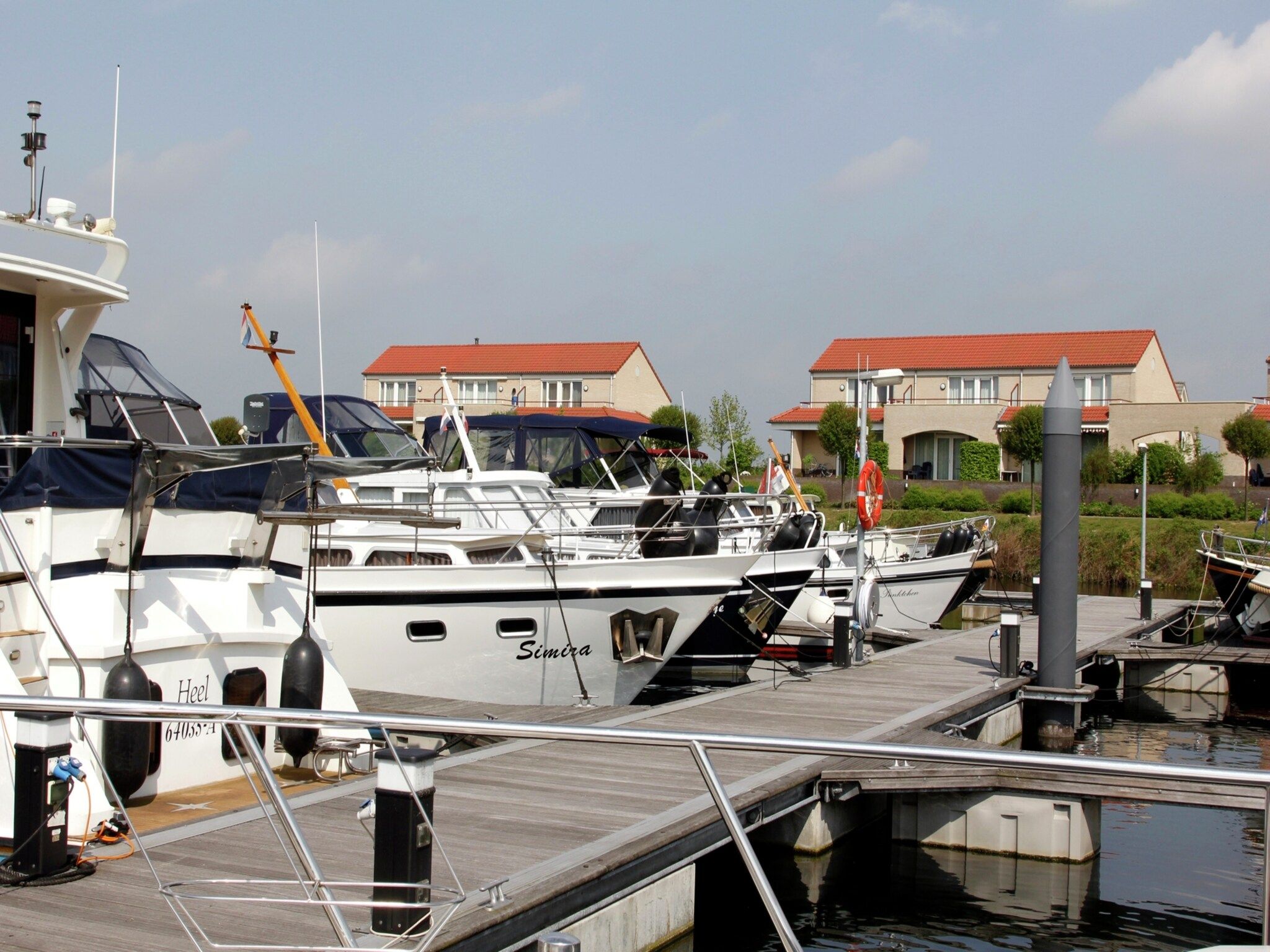 Parkfaciliteiten bij Havenwoning 2-6 persoons in Heel