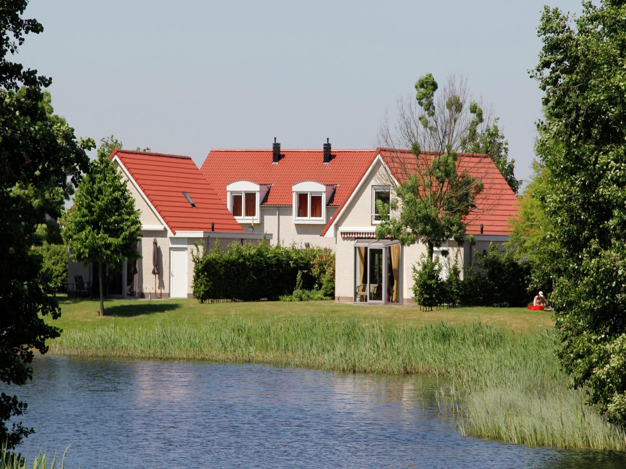De buitenkant van Venwoning 2-6 persoons in Heel