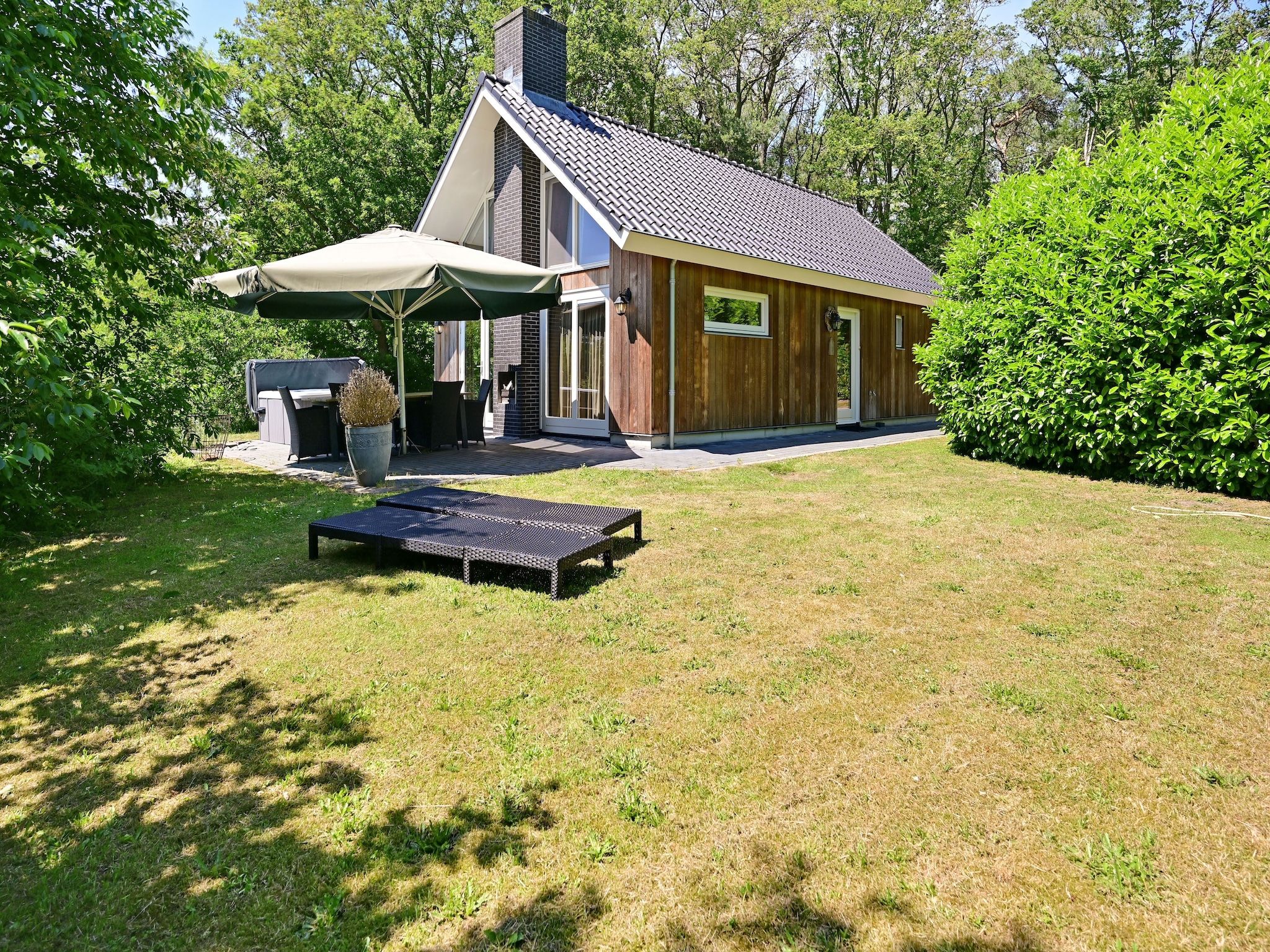 De buitenkant van Veldzicht in Reutum-Weerselo